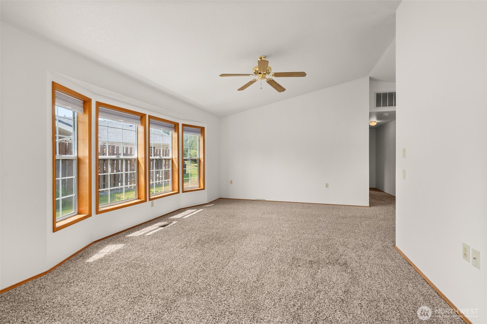 1229 Searle Drive Property Photo 6