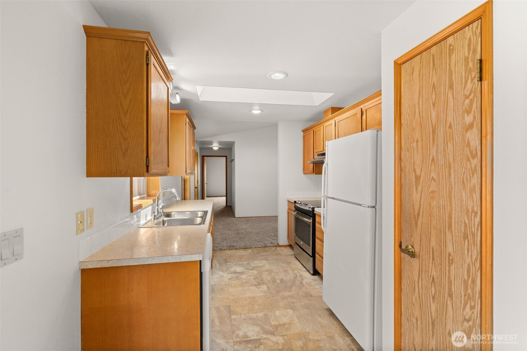 1229 Searle Drive Property Photo 10