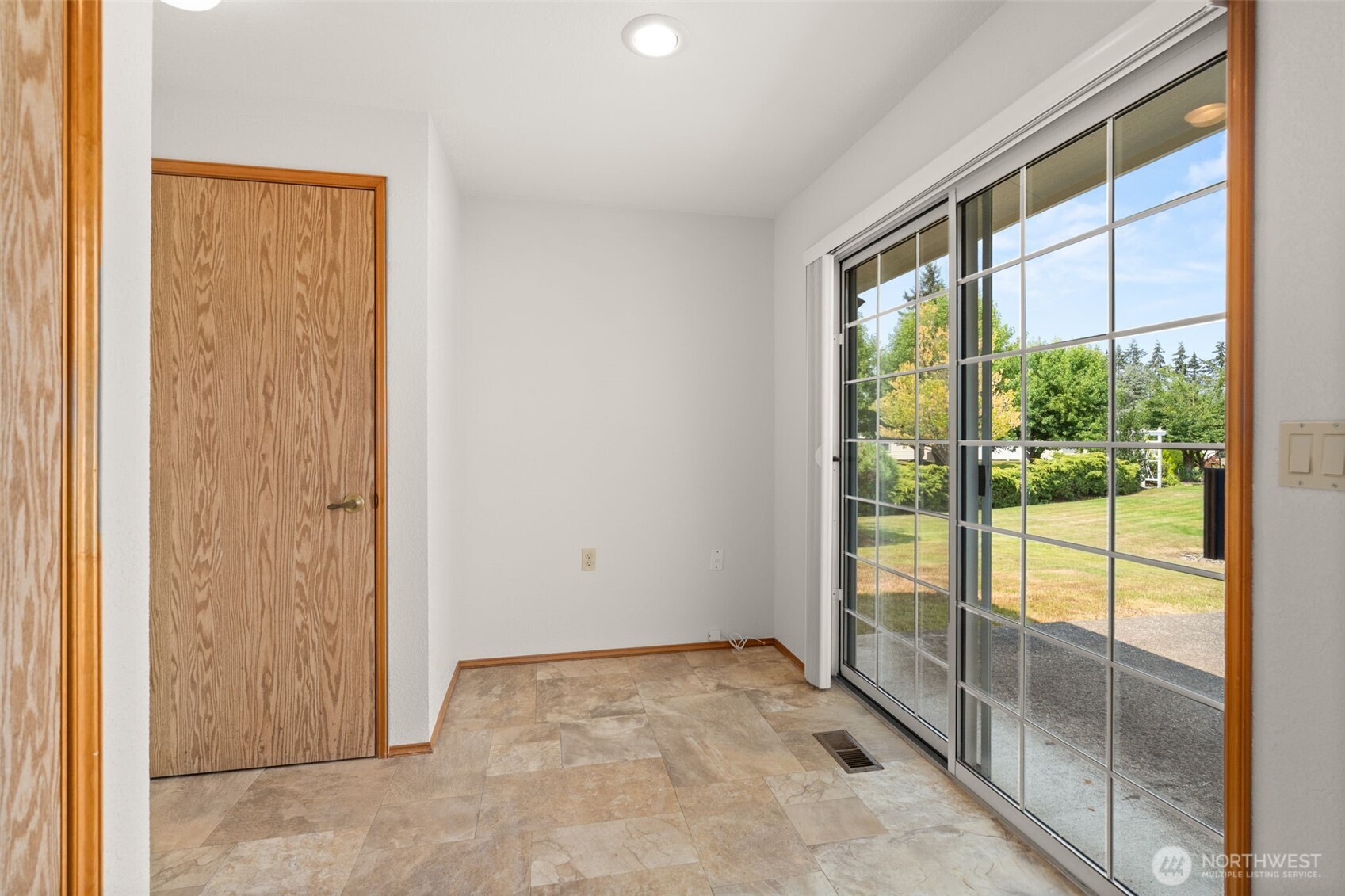 1229 Searle Drive Property Photo 11