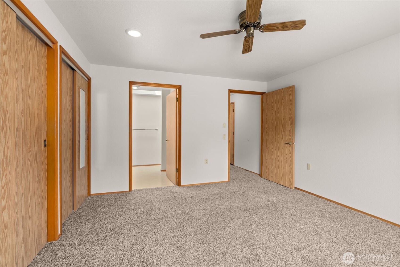 1229 Searle Drive Property Photo 14