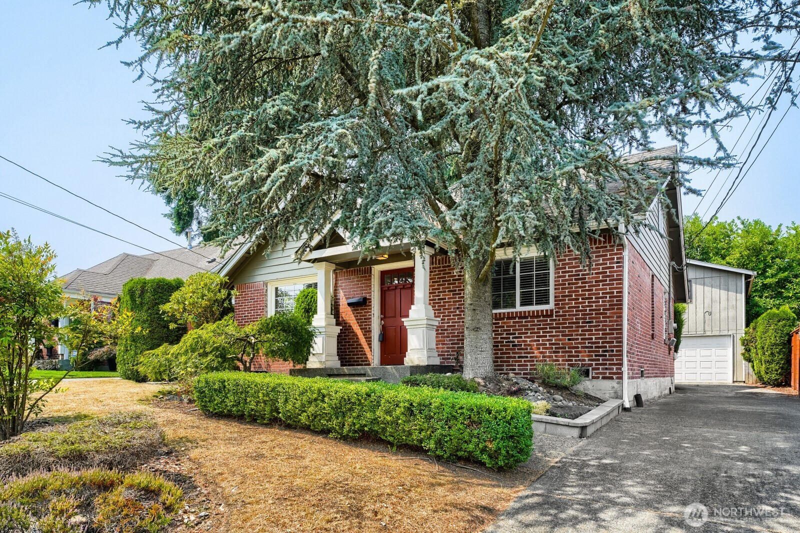 218 Summit Avenue Property Photo 1