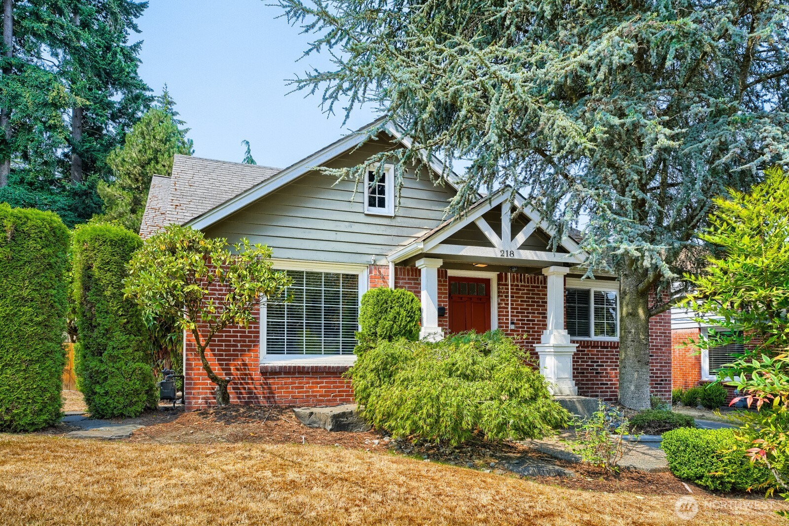 218 Summit Avenue Property Photo 2
