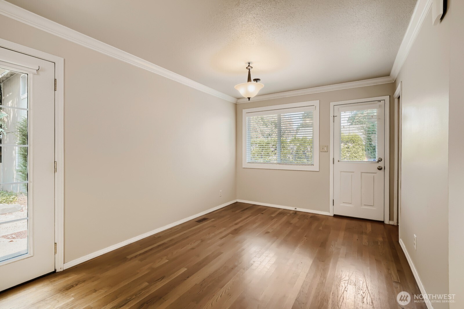 218 Summit Avenue Property Photo 6