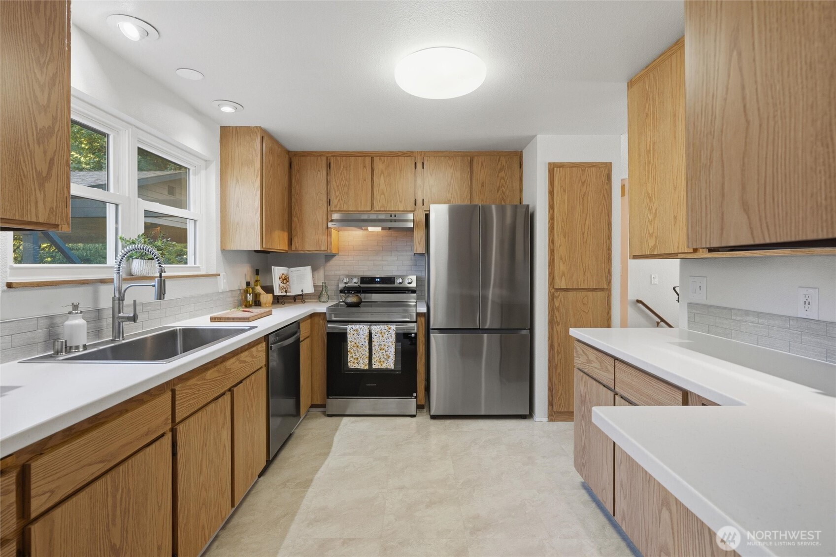 1916 Ne Cady Street Property Photo 8