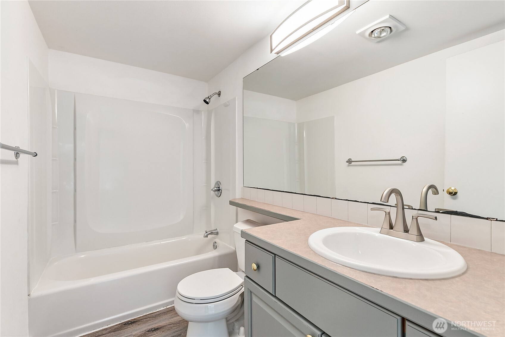 2805 Ne 125th Street 204 Property Photo 10