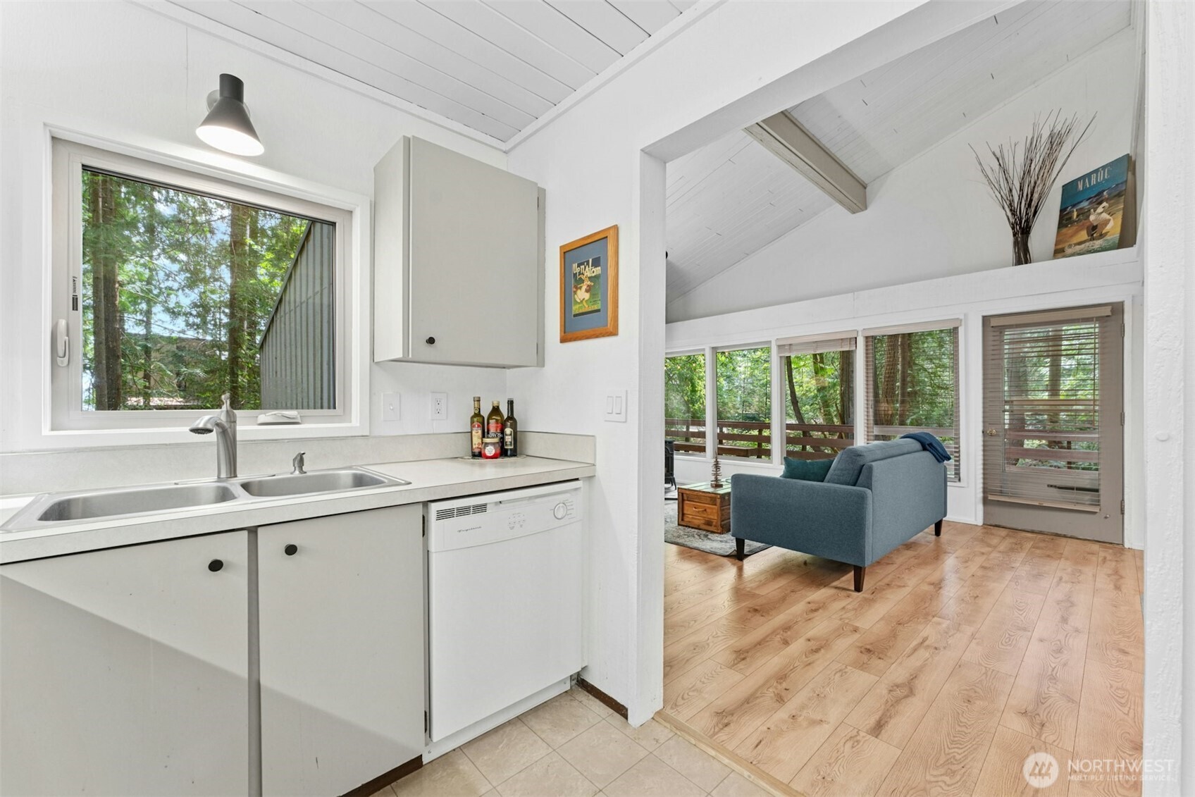 201 E Cutty Sark Drive Property Photo 6
