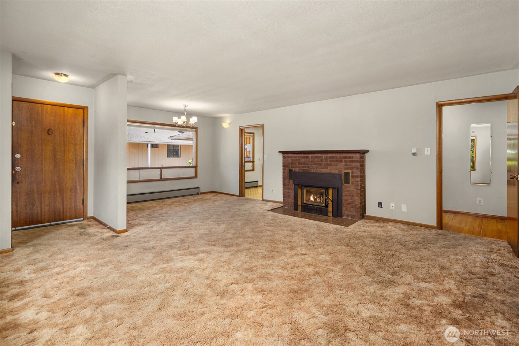 6933 51st Avenue Property Photo 4