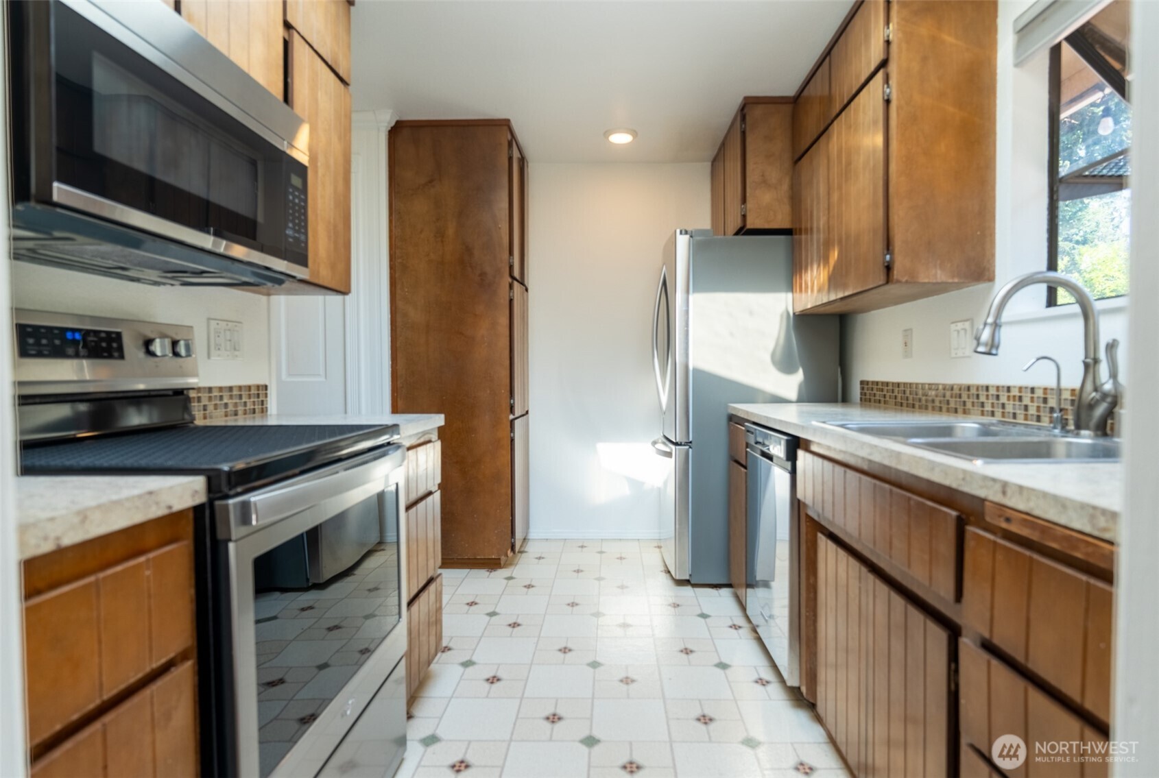 6612 Alder Glen Drive Property Photo 13