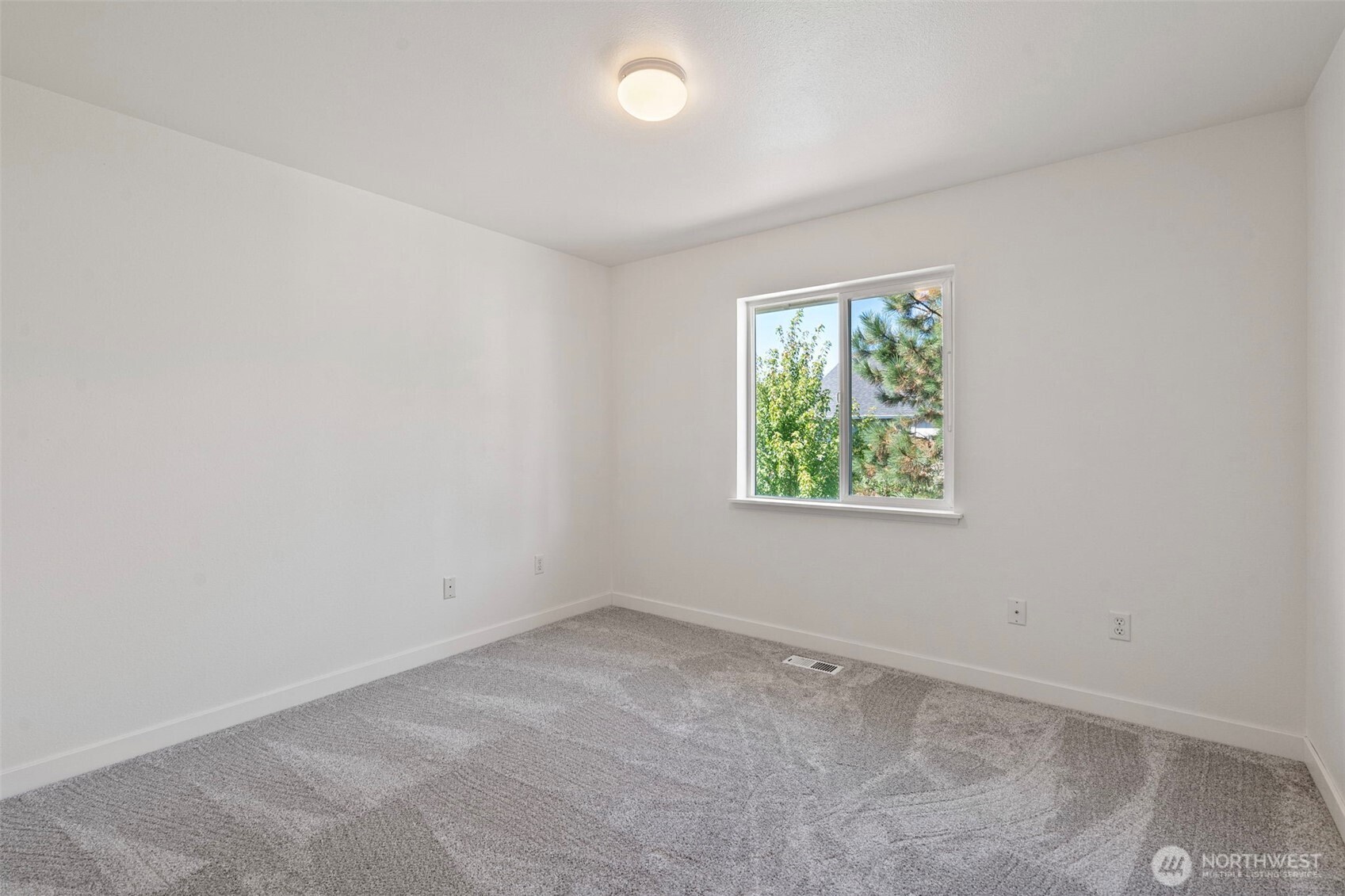 7919 195th Street Property Photo 19