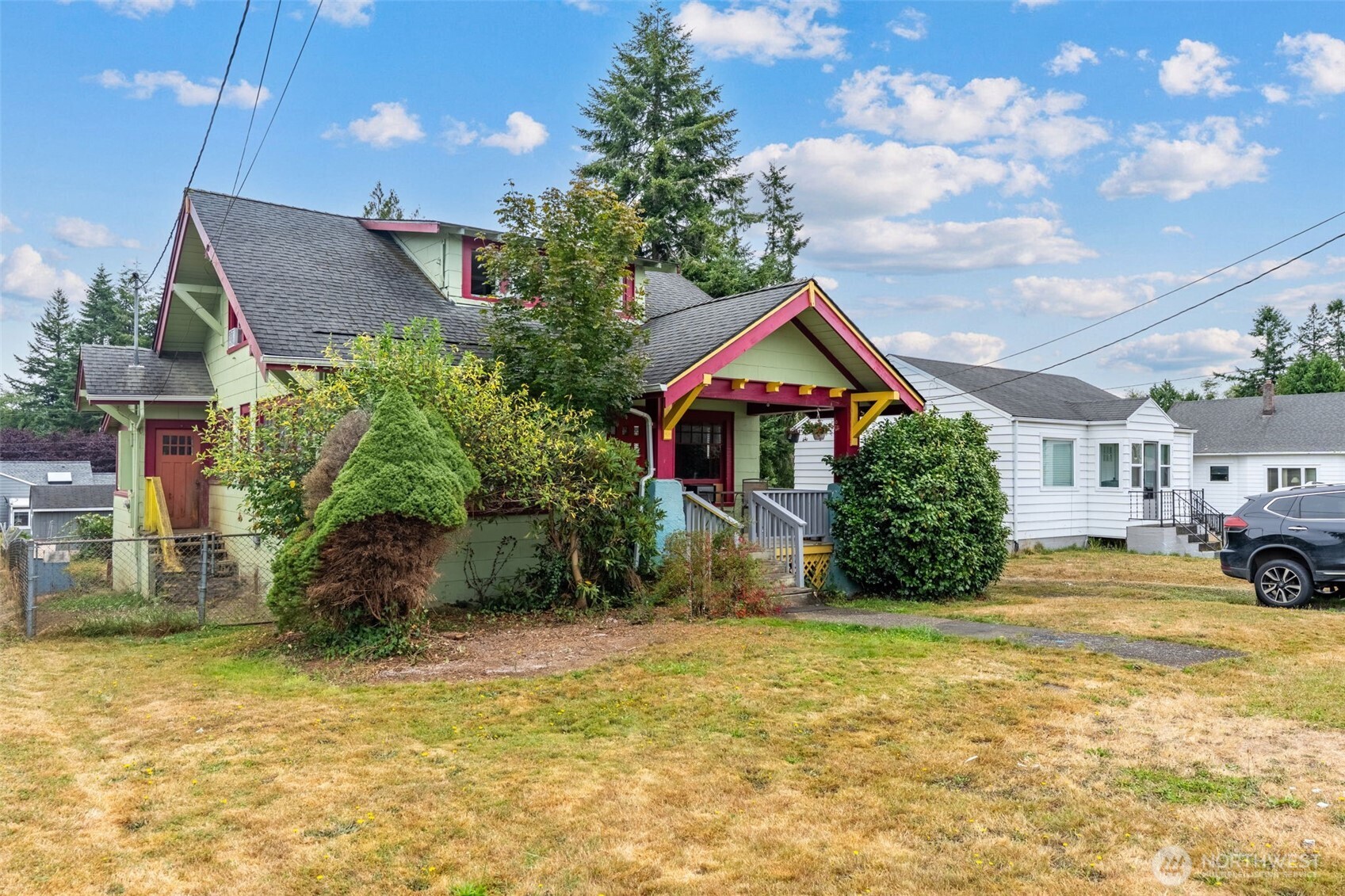 853 Fowler Street Property Photo 3