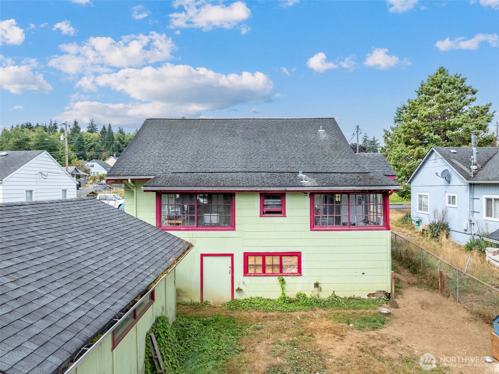 853 Fowler Street Property Photo 17