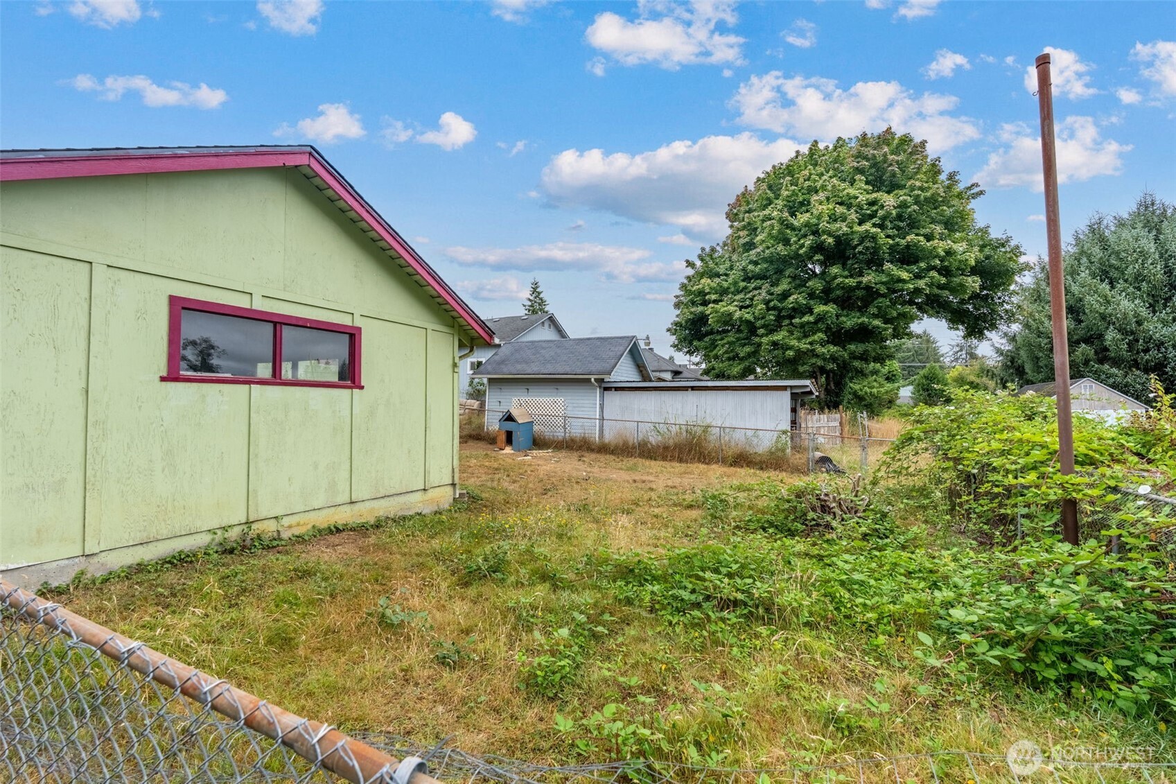 853 Fowler Street Property Photo 18