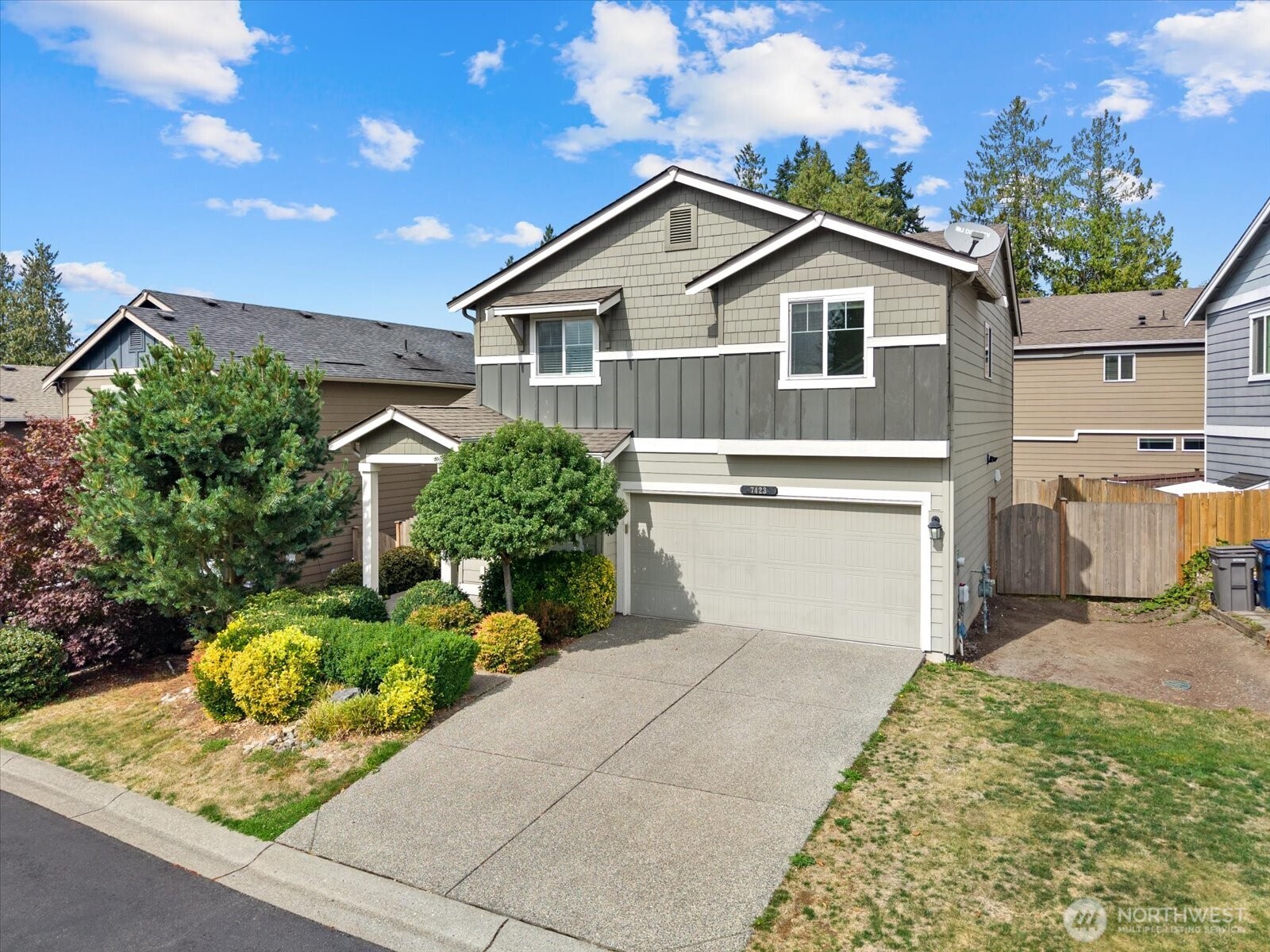 7423 19th Place Property Photo 2