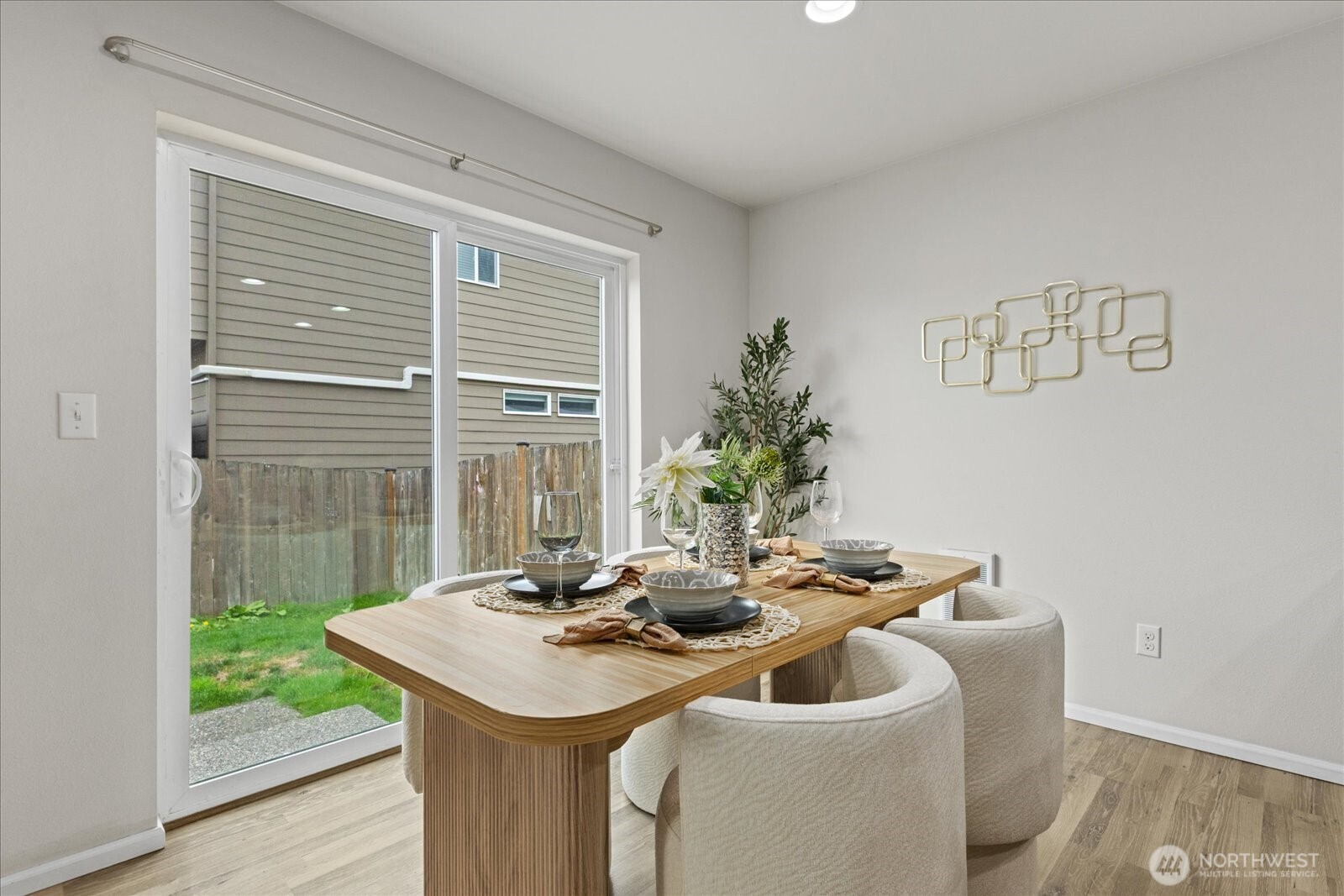 7423 19th Place Property Photo 11