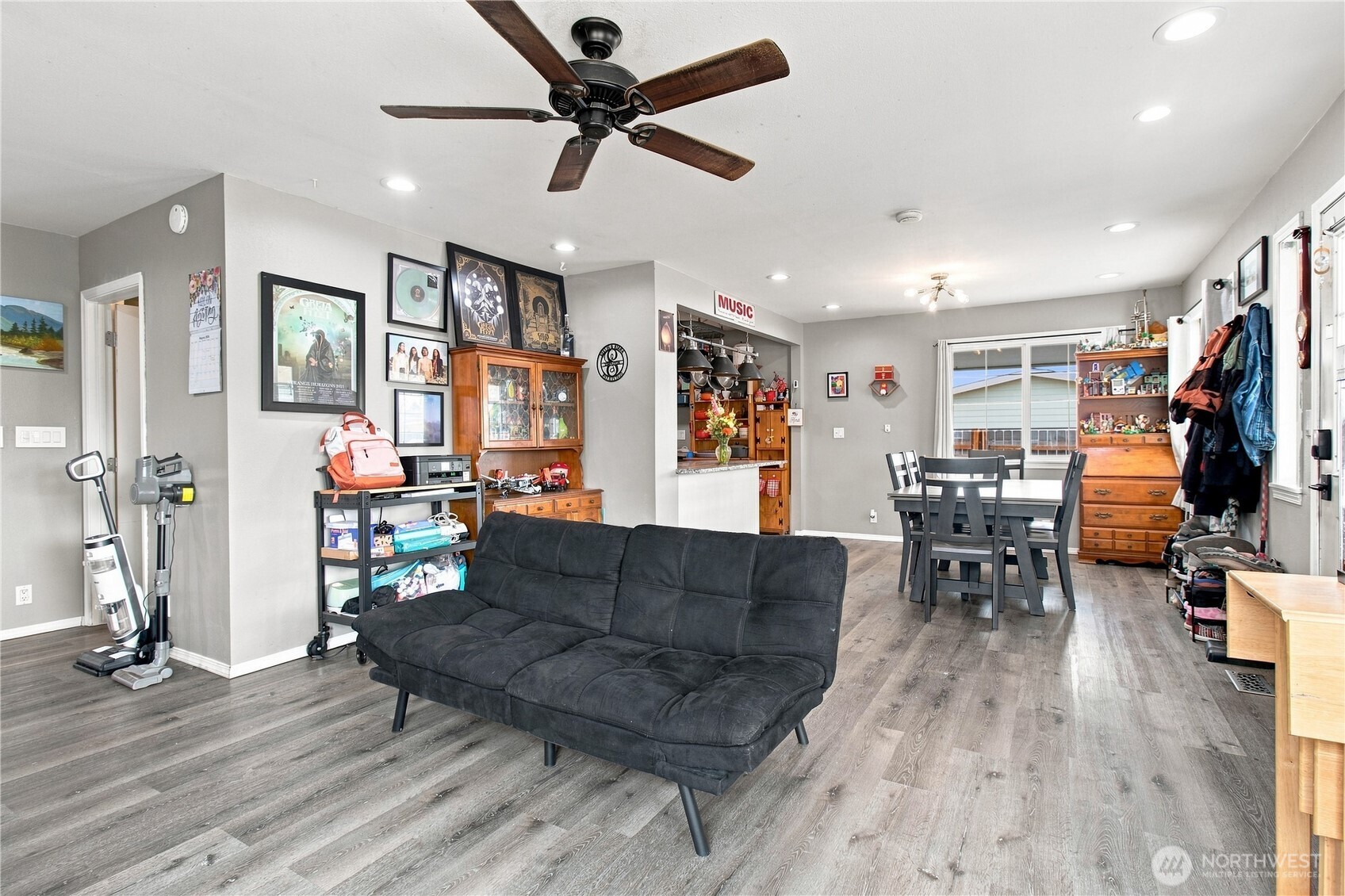 16 Freemont Avenue Property Photo 2