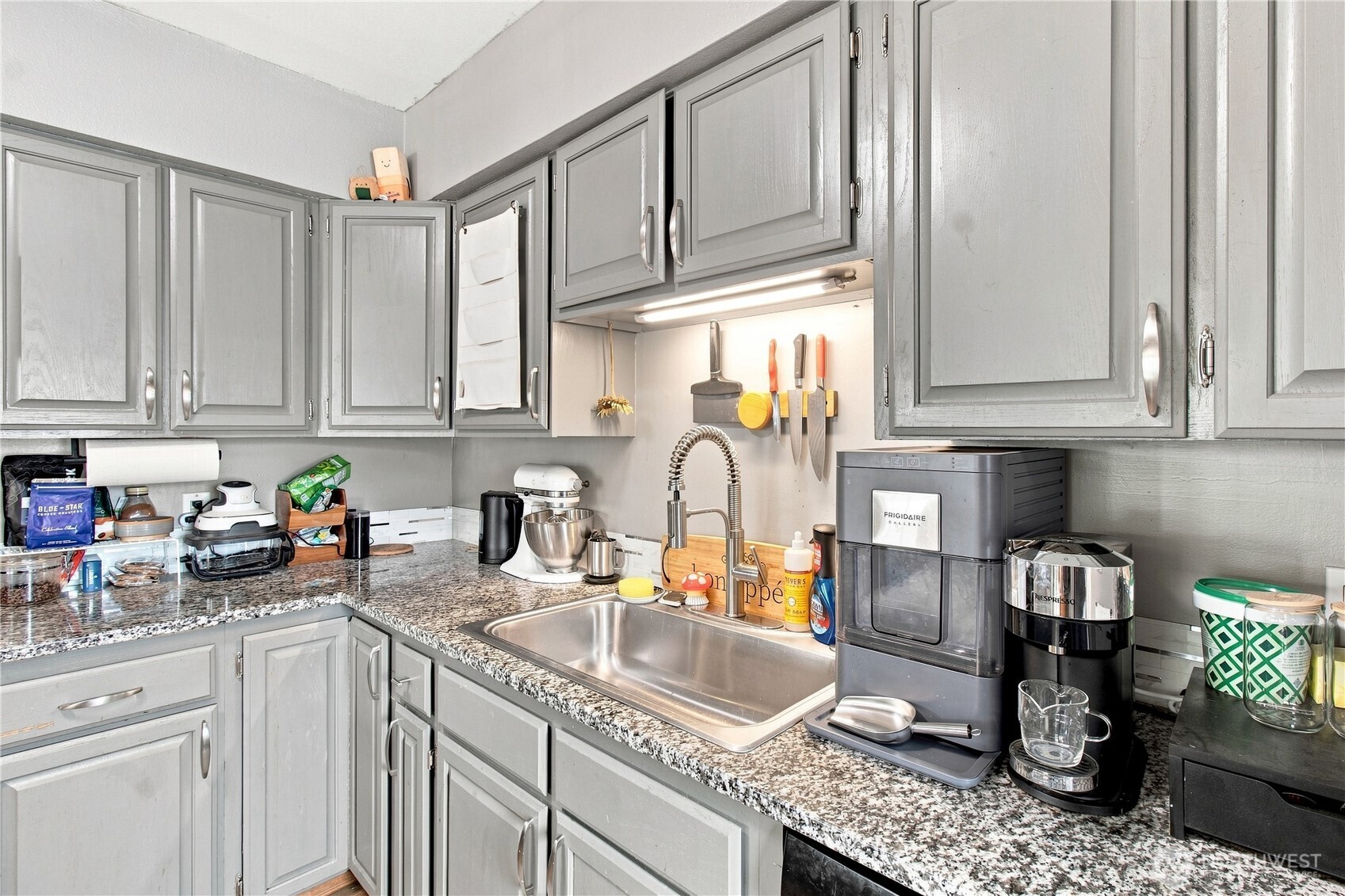 16 Freemont Avenue Property Photo 10