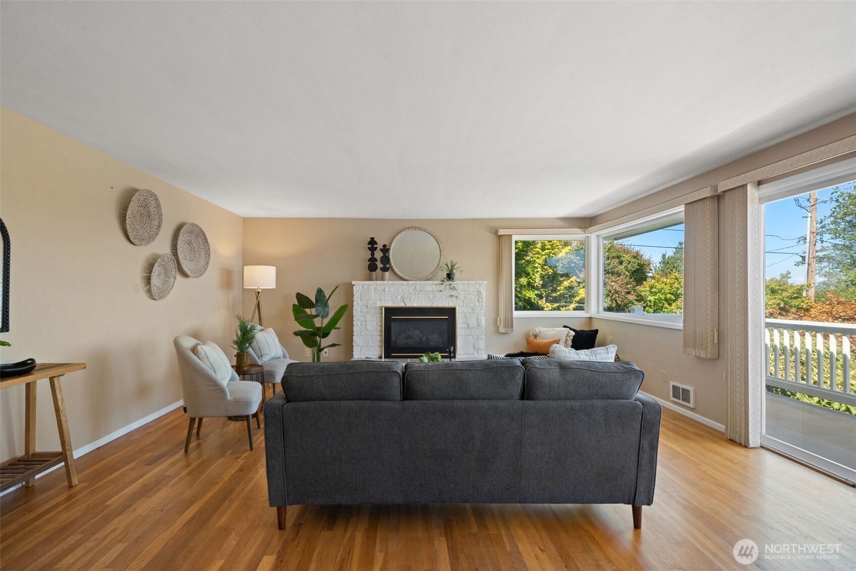 8102 E Seaview Drive Property Photo 7