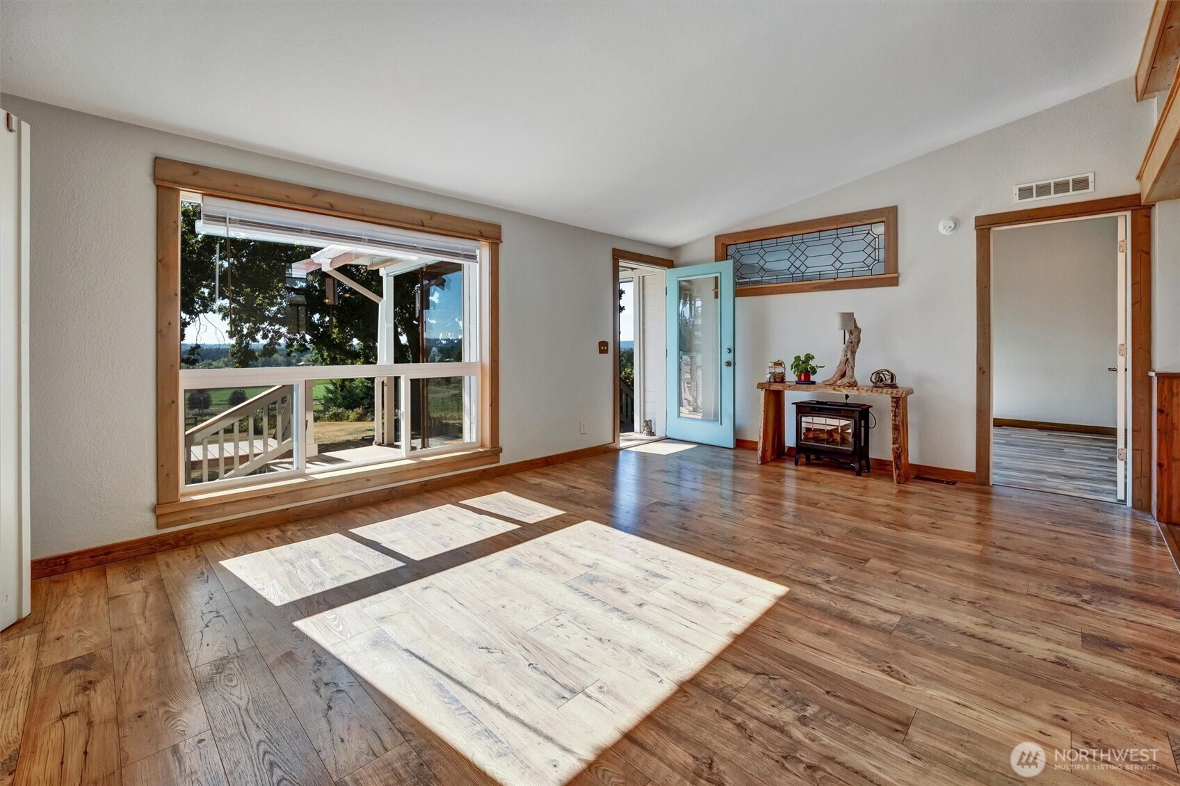 520 75th Avenue Property Photo 4