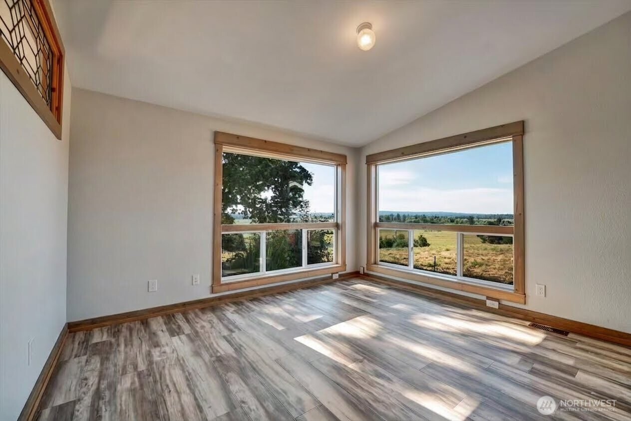 520 75th Avenue Property Photo 10