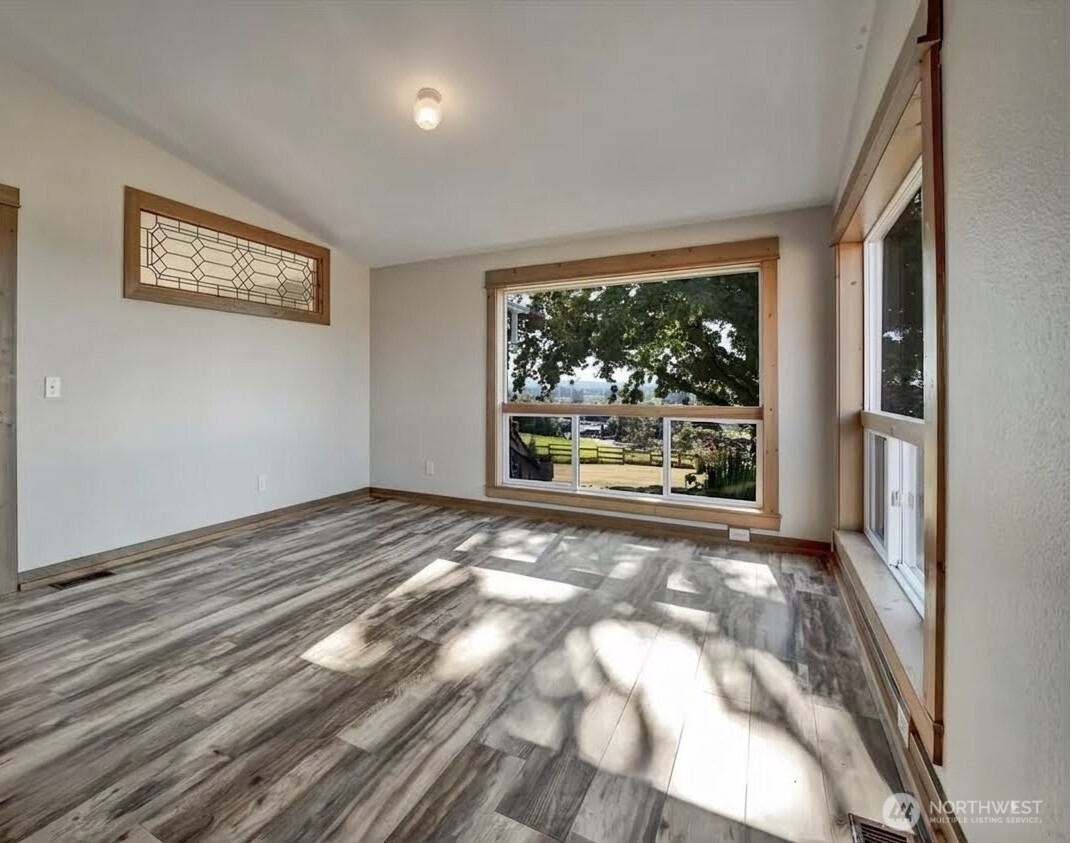 520 75th Avenue Property Photo 12