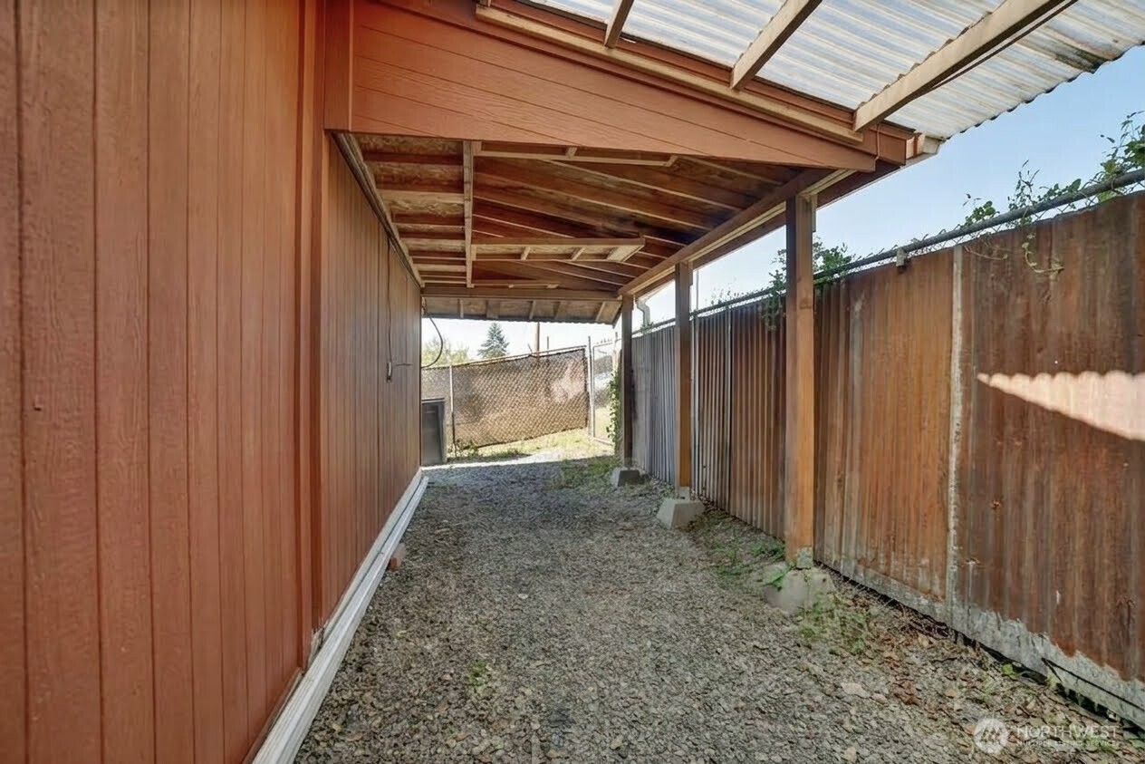 520 75th Avenue Property Photo 30
