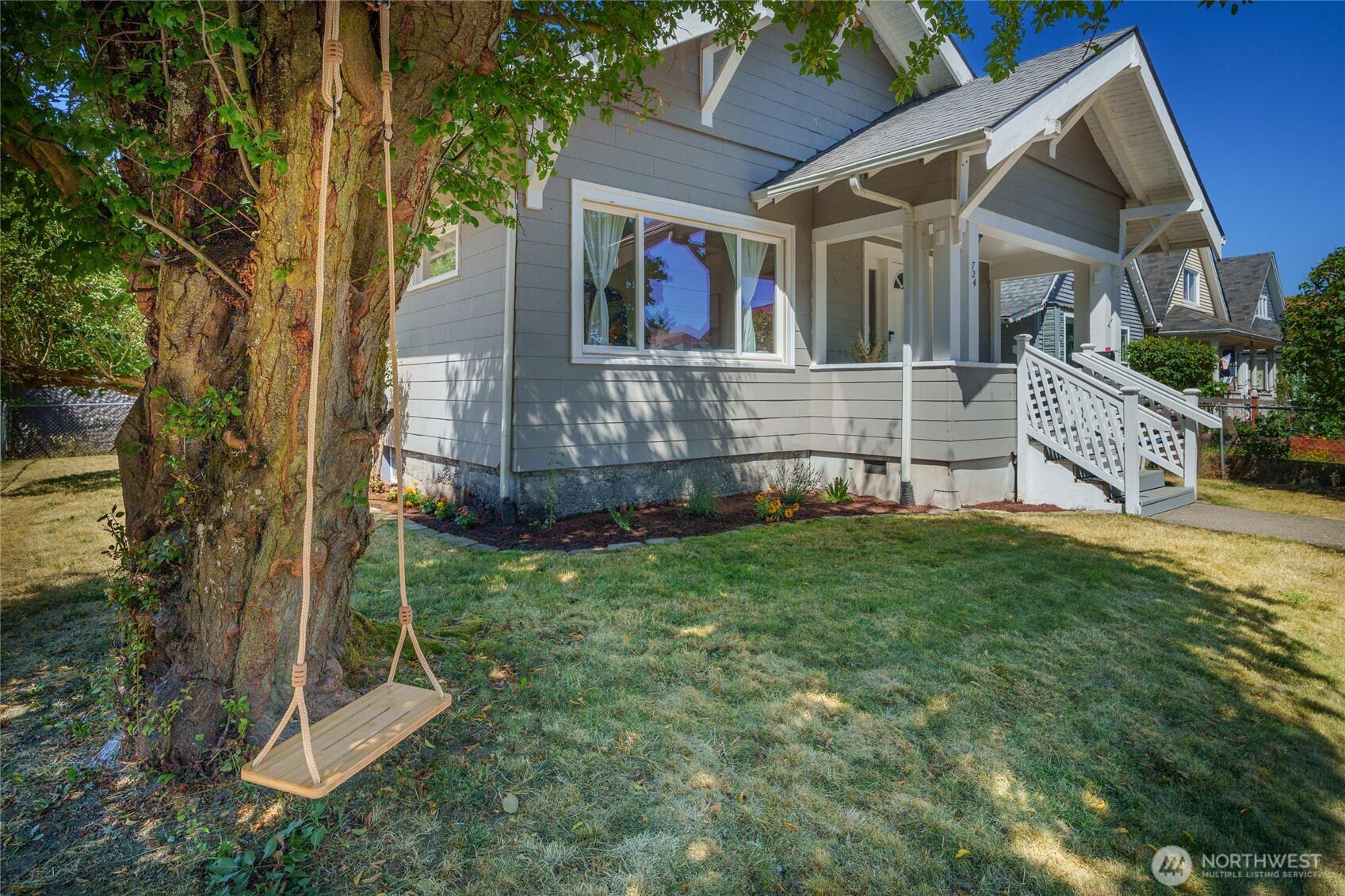 724 S Cushman Avenue Property Photo 1