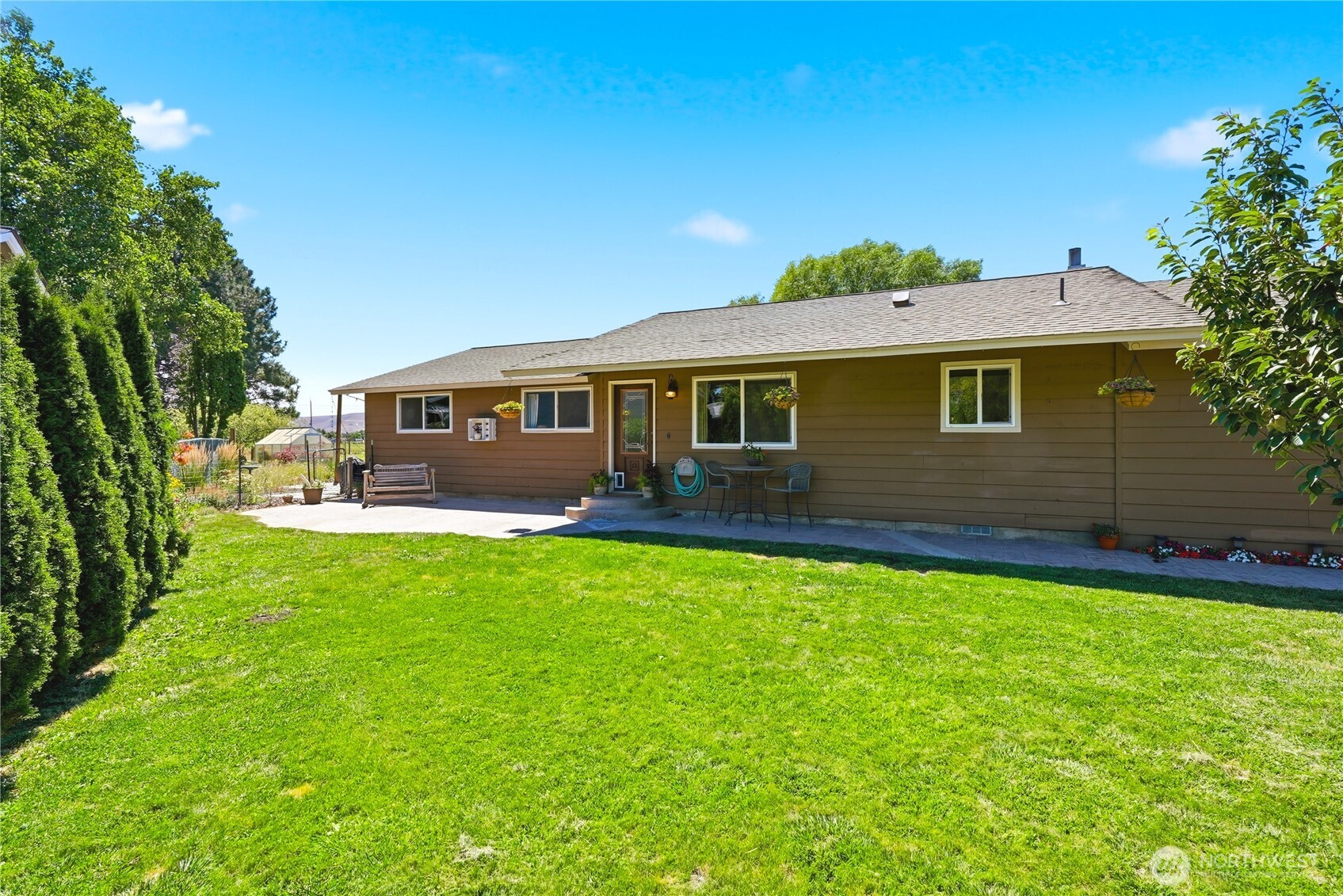 500 W Ridgeview Lane Property Photo 4