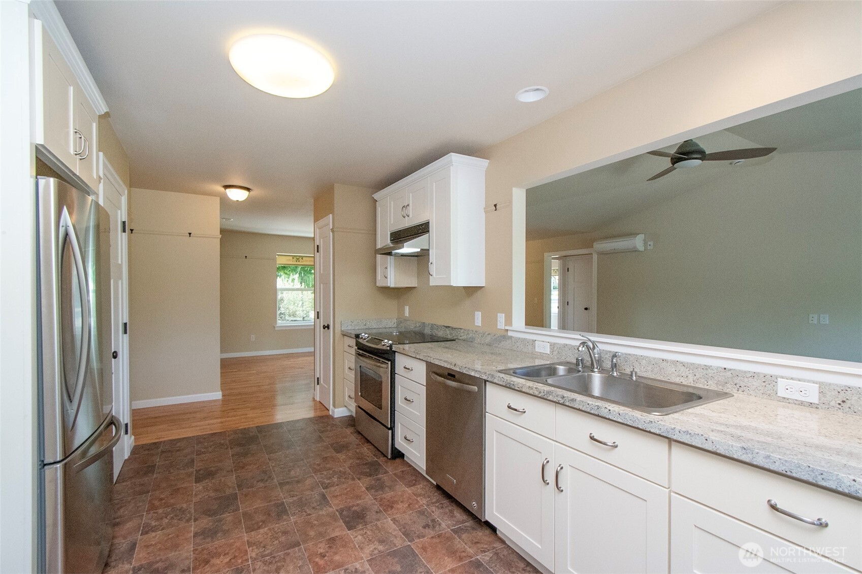 121 Broadmoor Street Property Photo 11