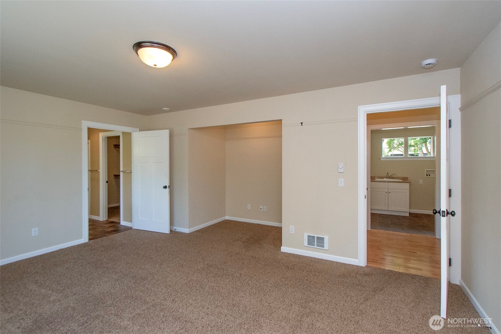 121 Broadmoor Street Property Photo 14
