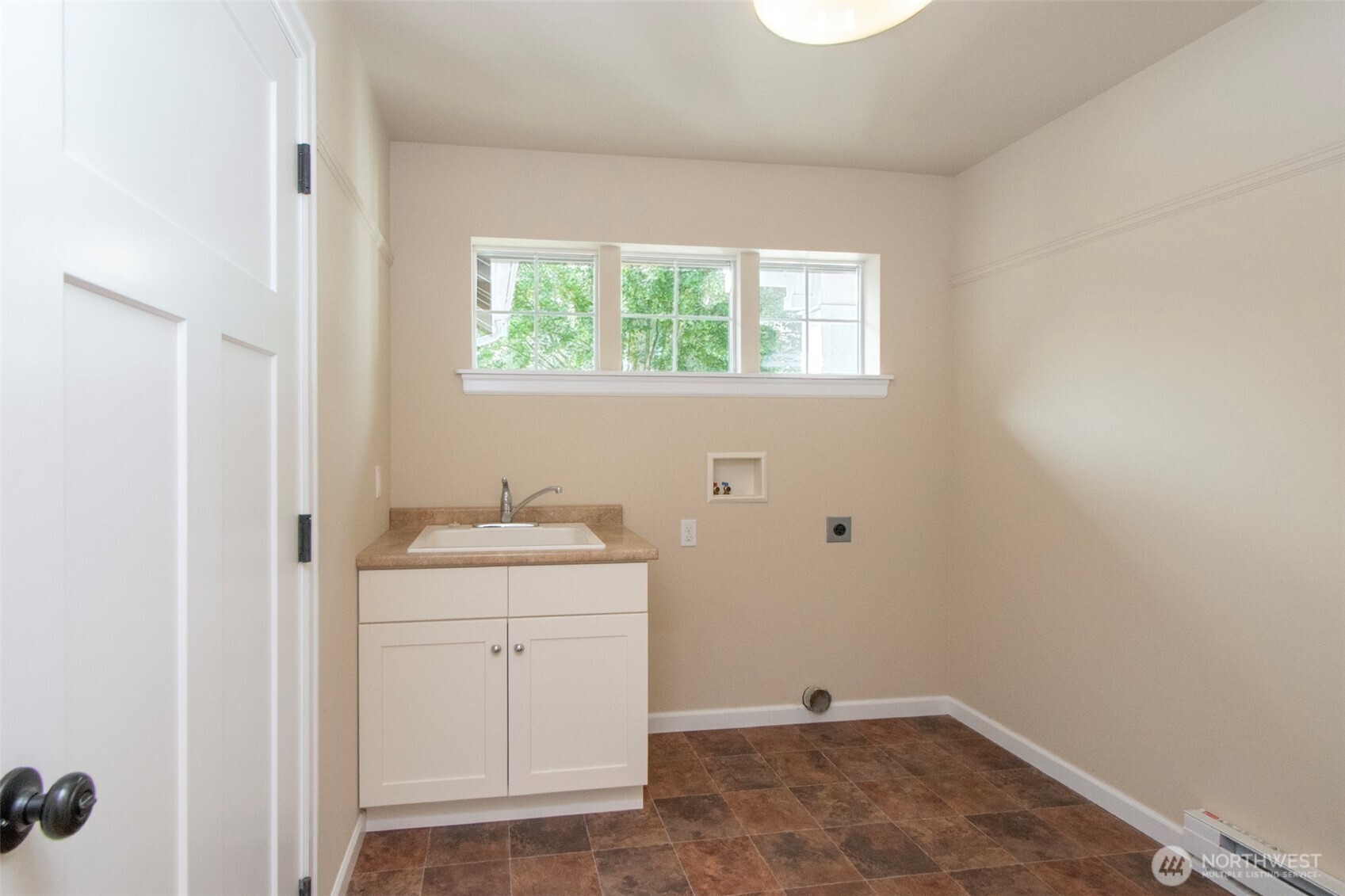 121 Broadmoor Street Property Photo 28