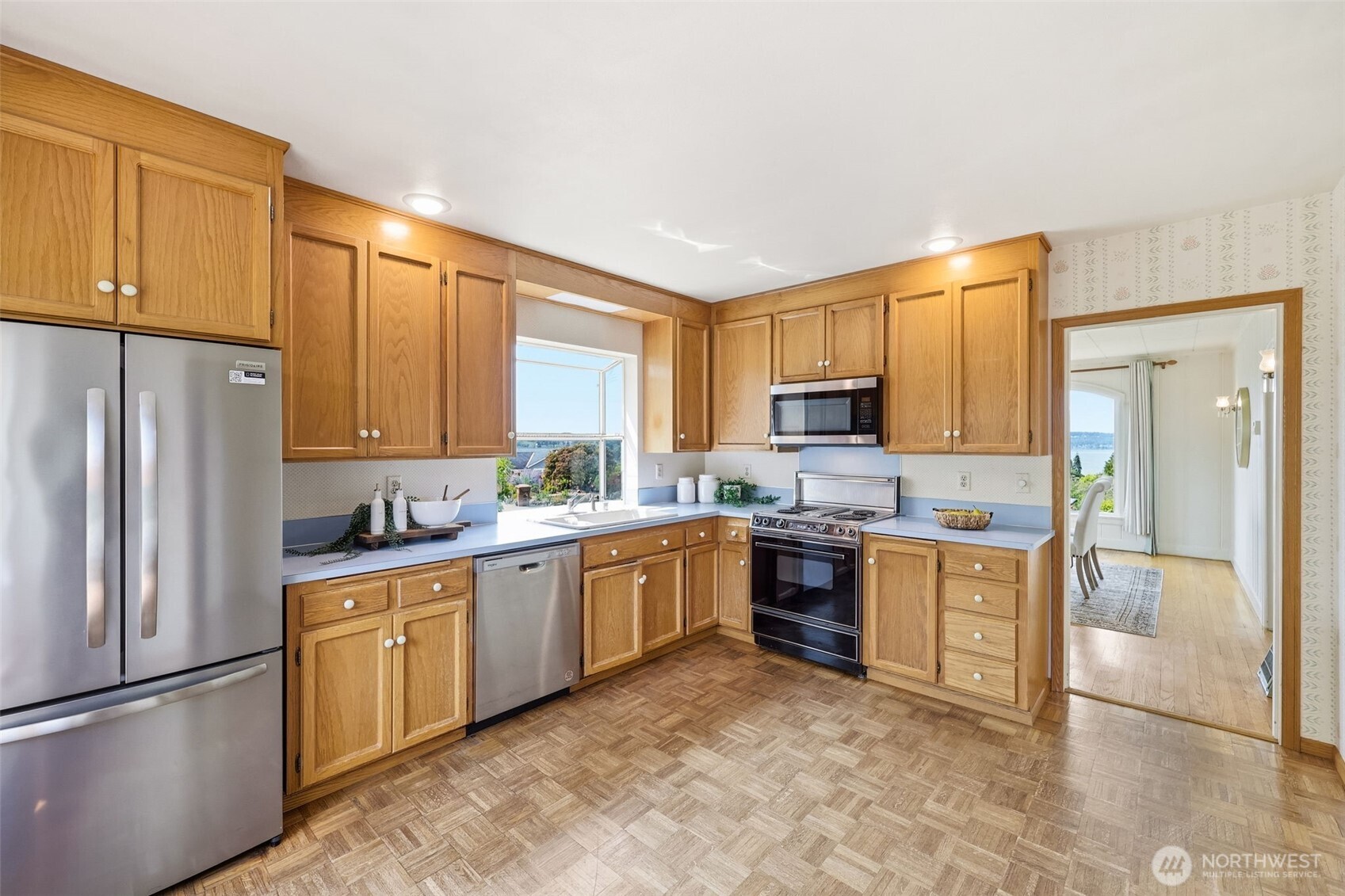 1209 S Sunset Drive Property Photo 16
