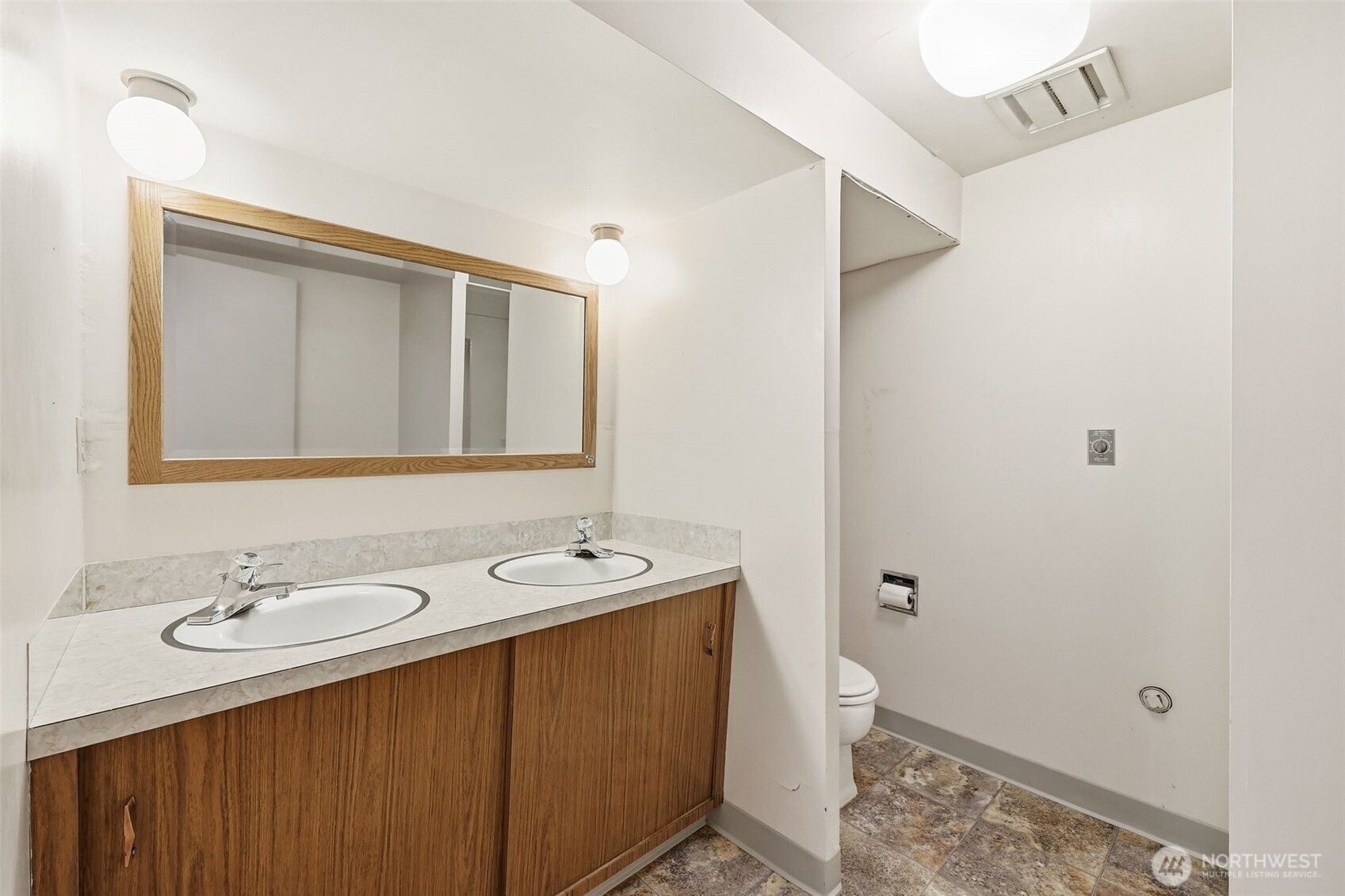 1209 S Sunset Drive Property Photo 27