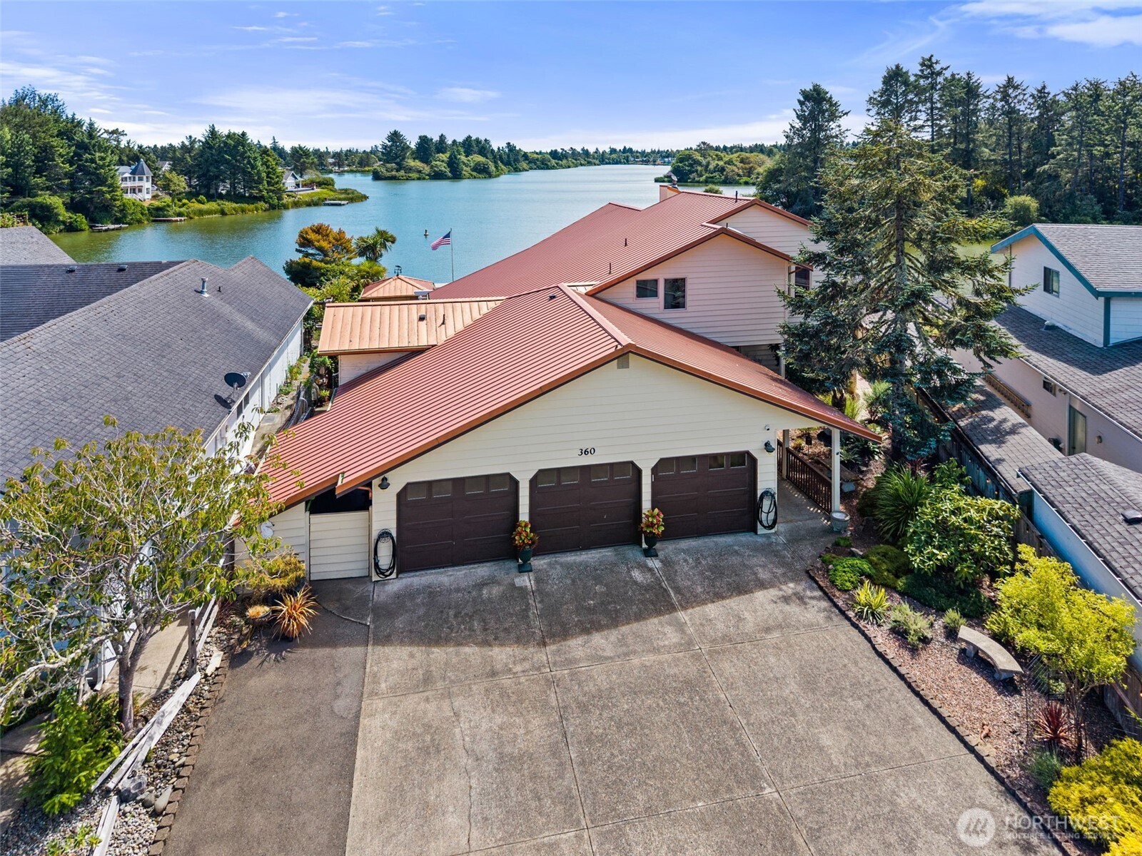 360 Wildwood Avenue Property Photo 2