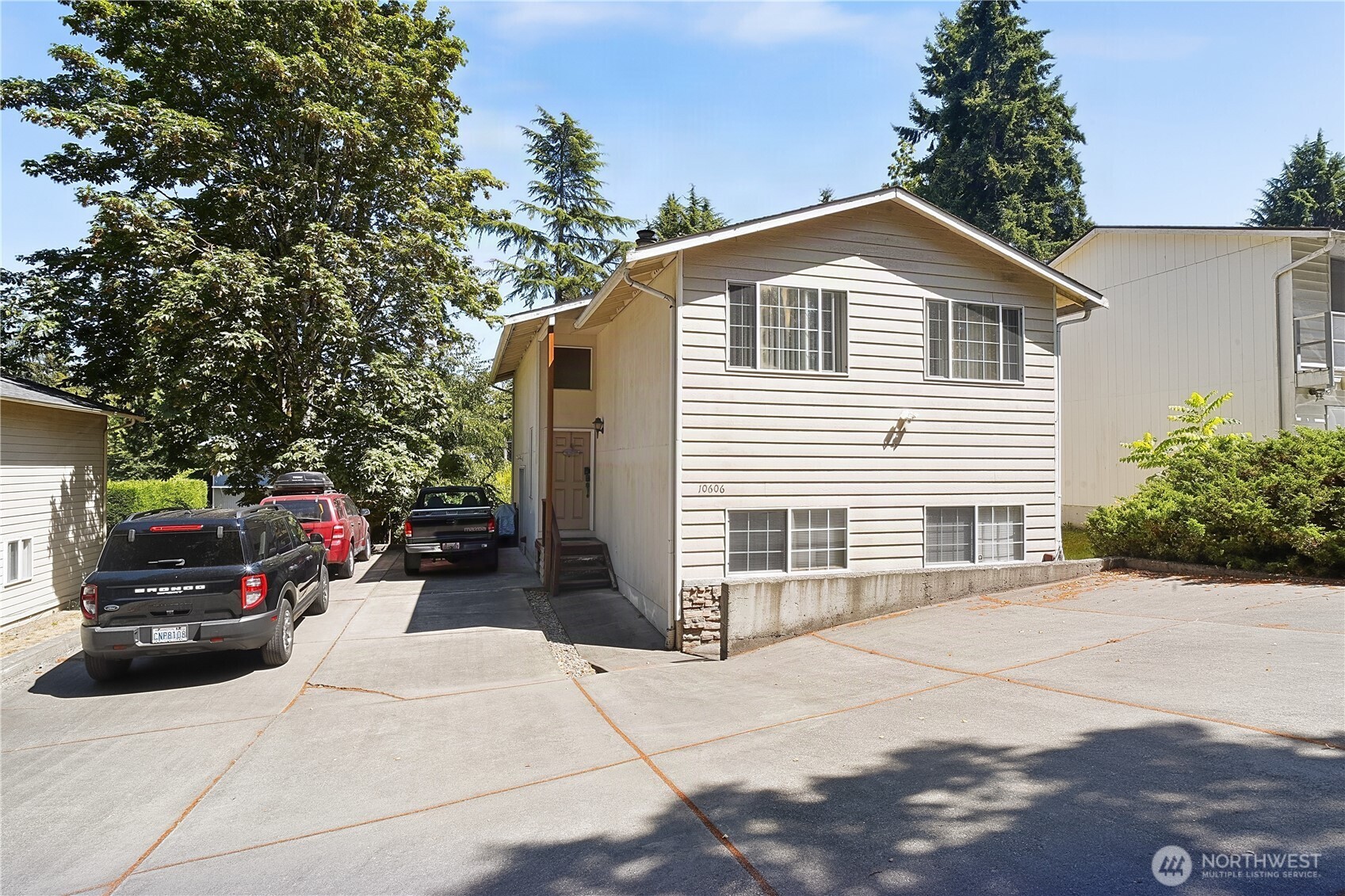 10606 Roosevelt Way Property Photo 8