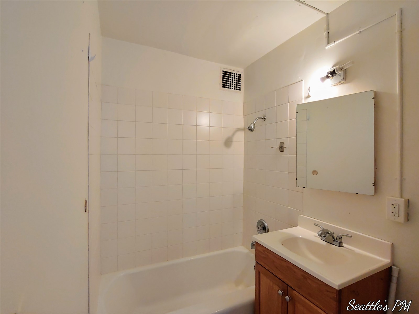 6537 Oswego Place Property Photo 5