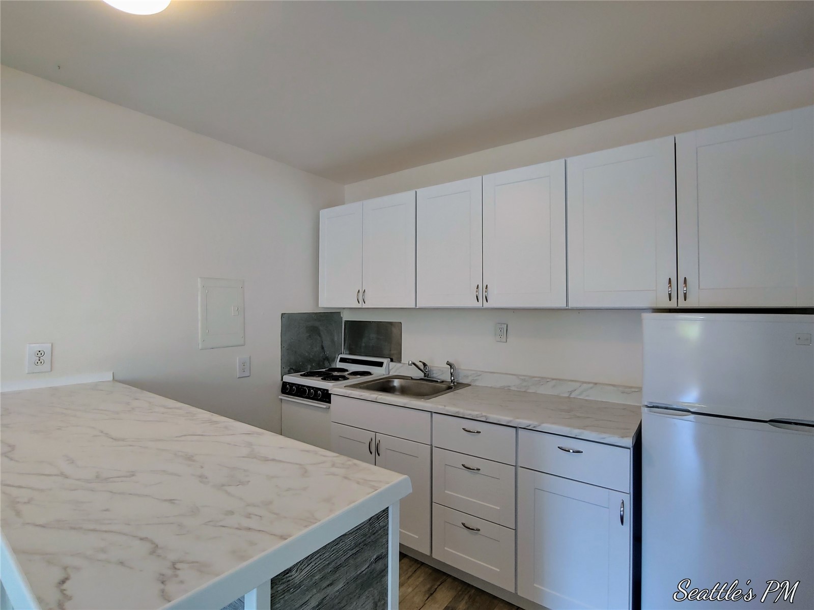 6537 Oswego Place Property Photo 11