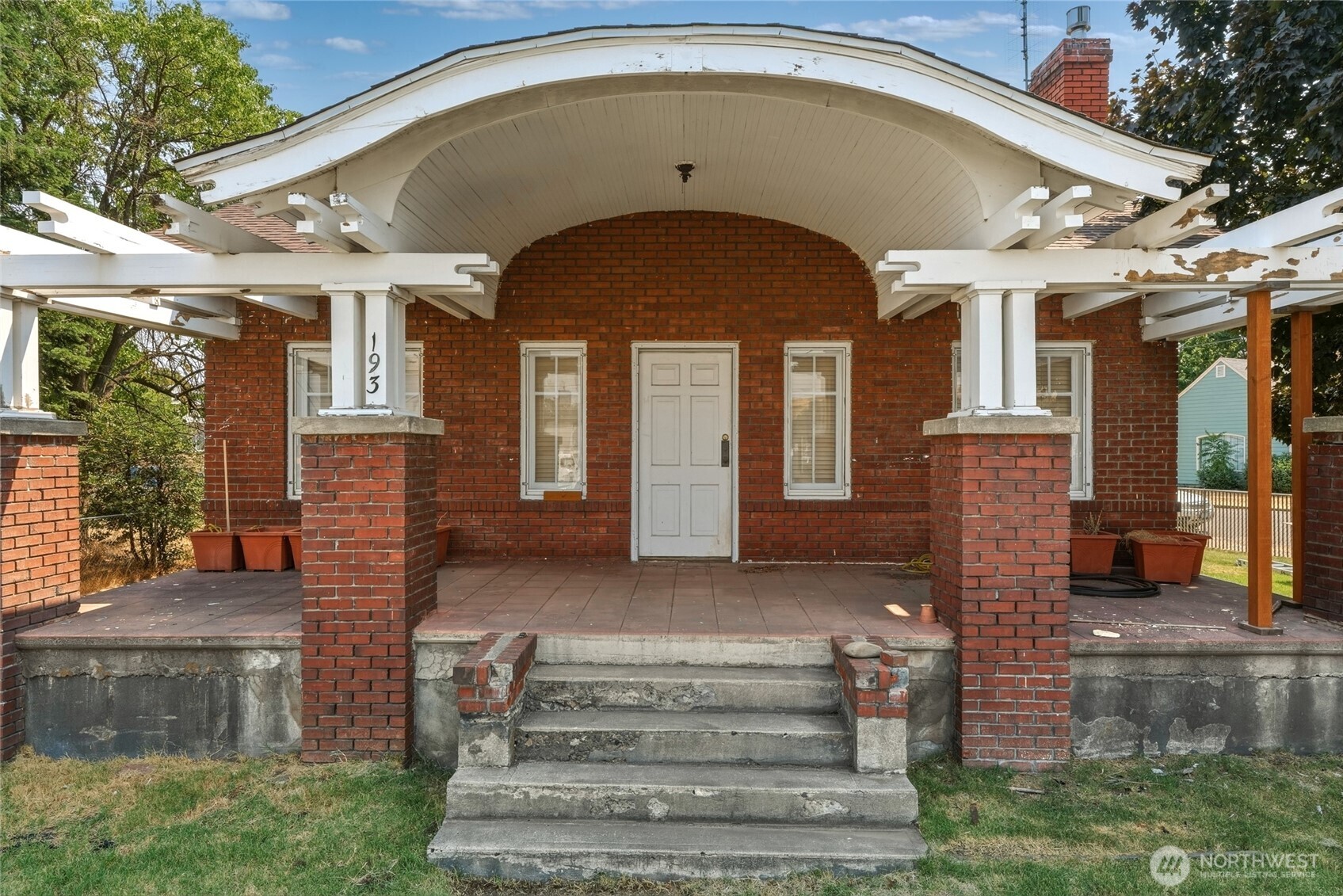 193 S Columbia Street Property Photo 2