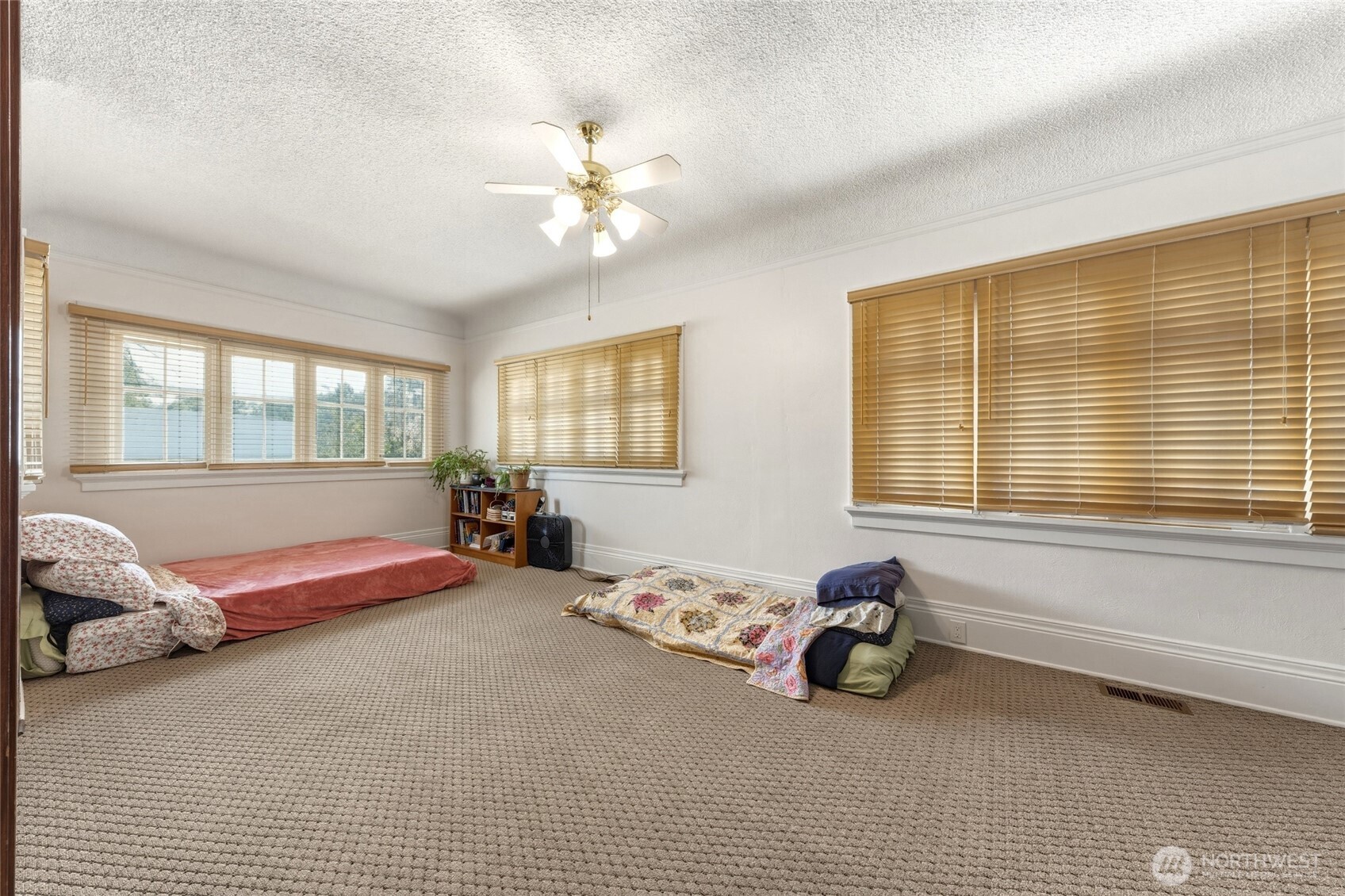 193 S Columbia Street Property Photo 10