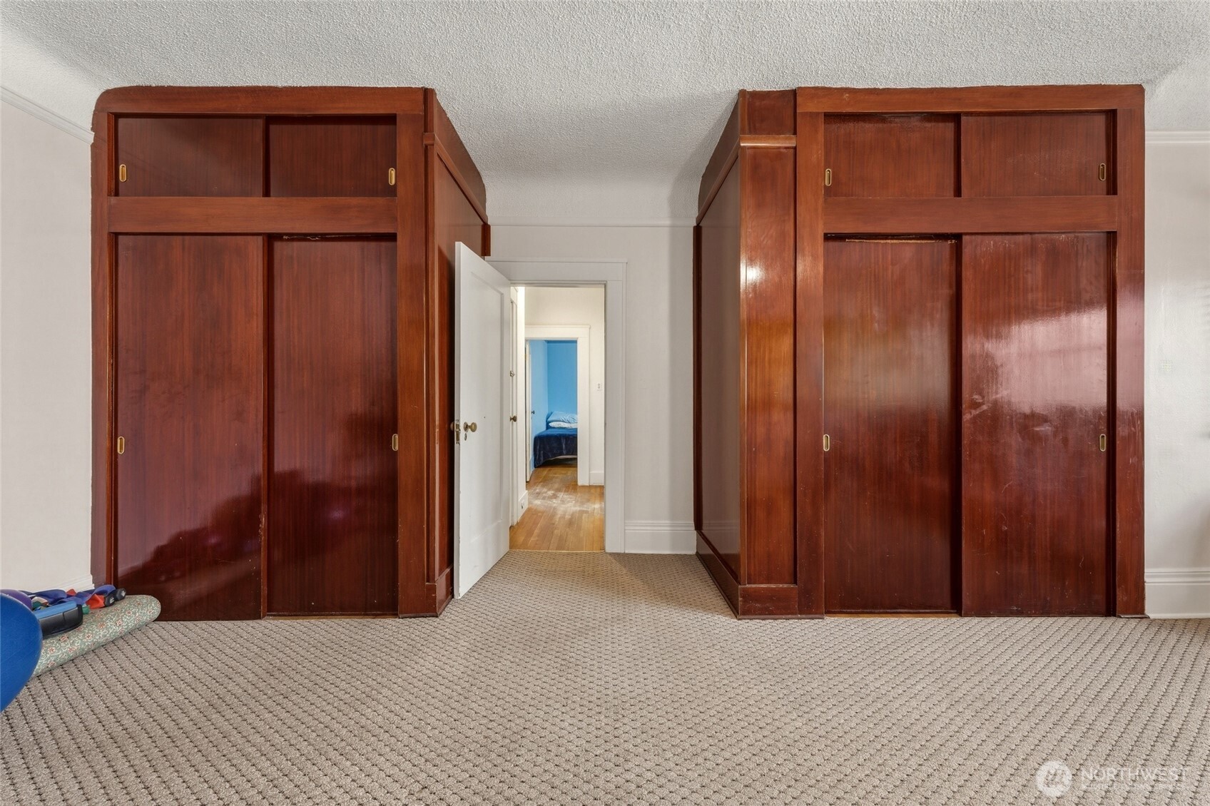193 S Columbia Street Property Photo 11