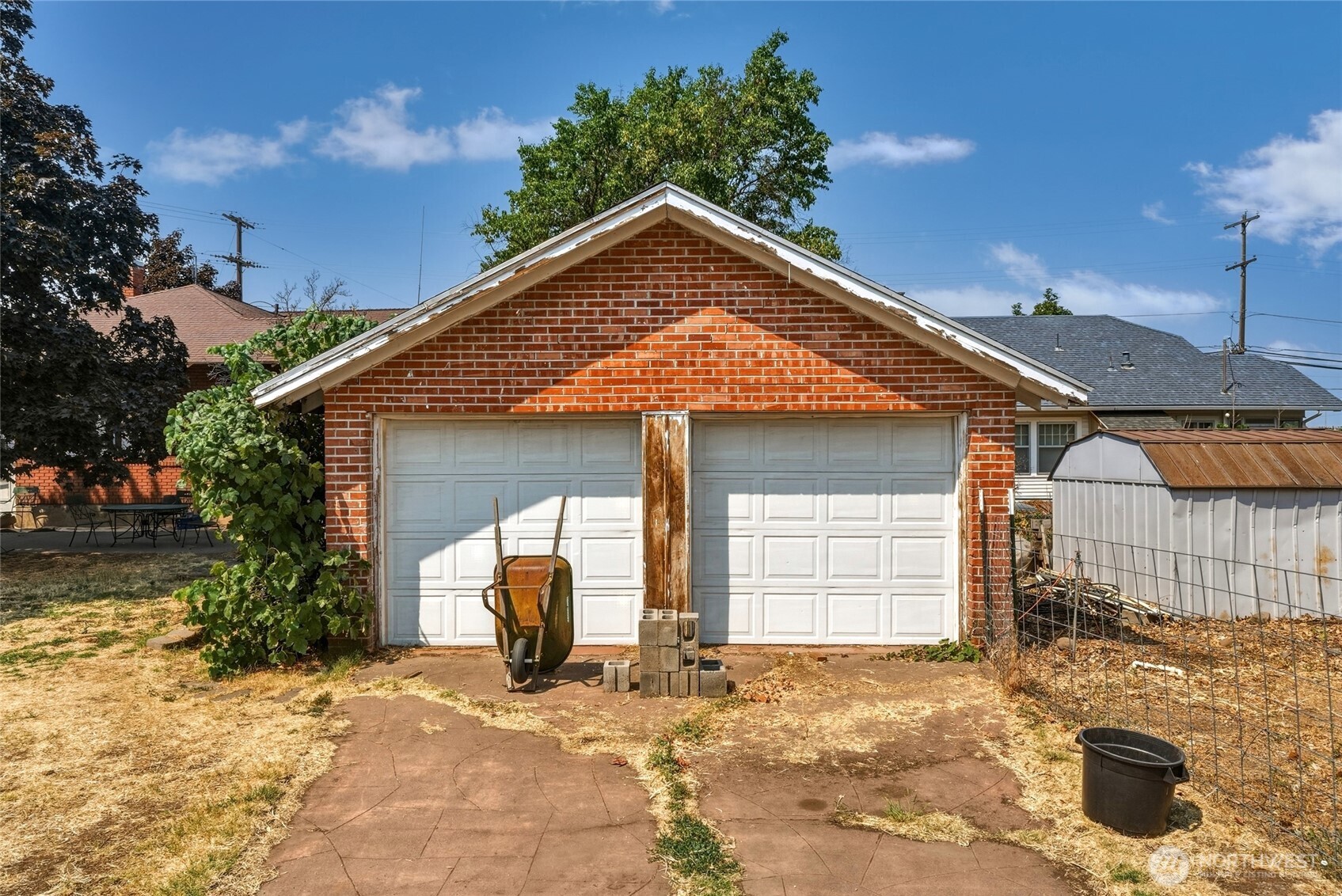 193 S Columbia Street Property Photo 32