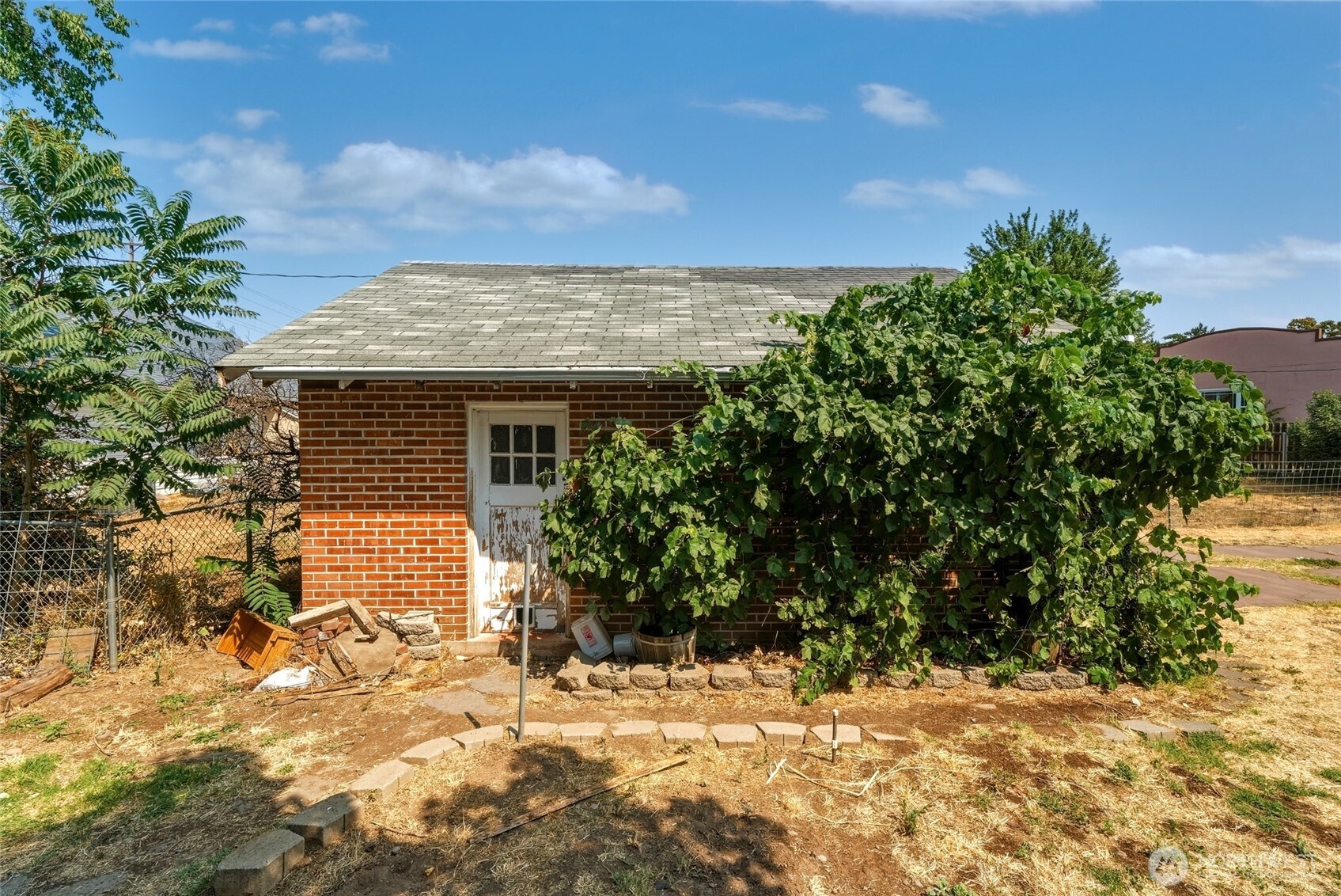 193 S Columbia Street Property Photo 33