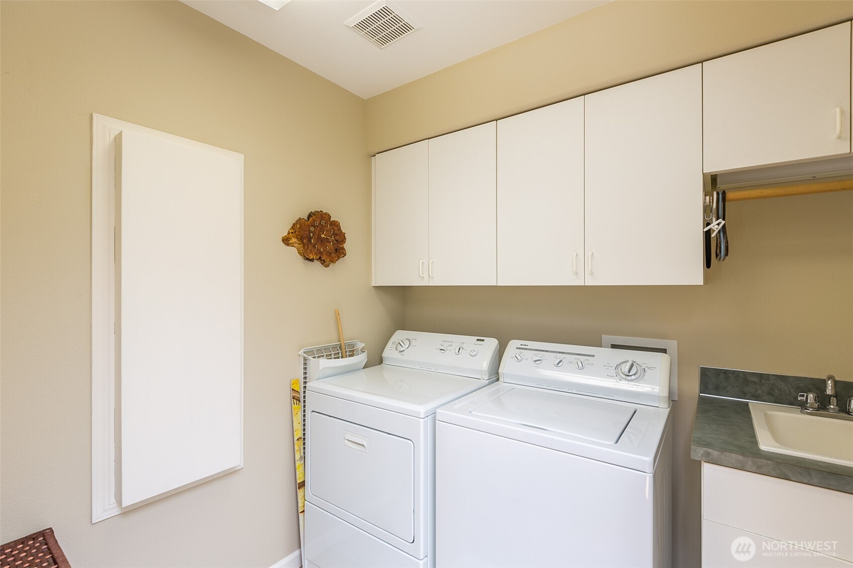 976 N Minstrel Road Property Photo 26