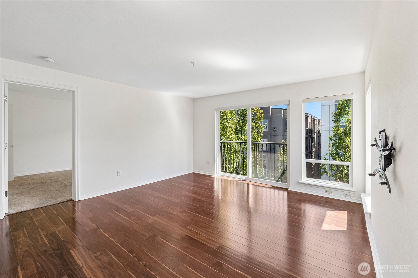 323 Queen Anne Avenue 711 Property Photo 10