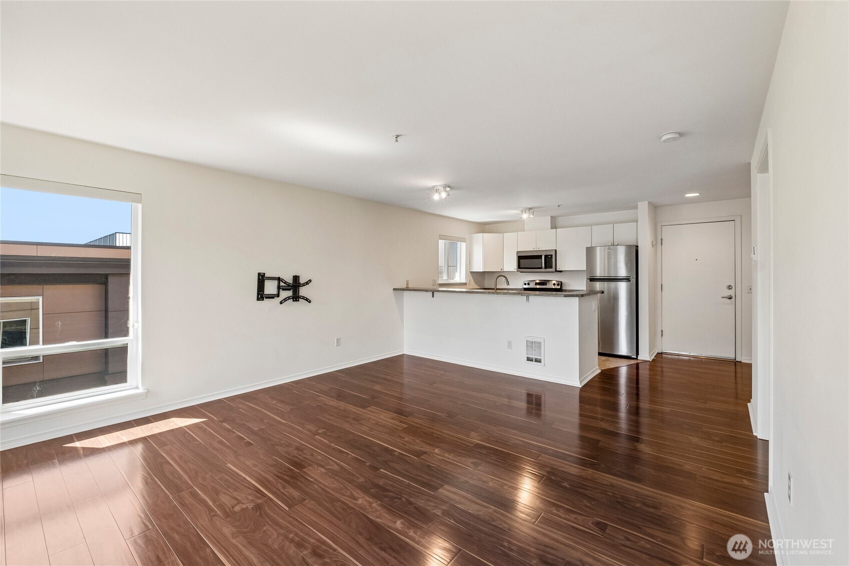 323 Queen Anne Avenue 711 Property Photo 12
