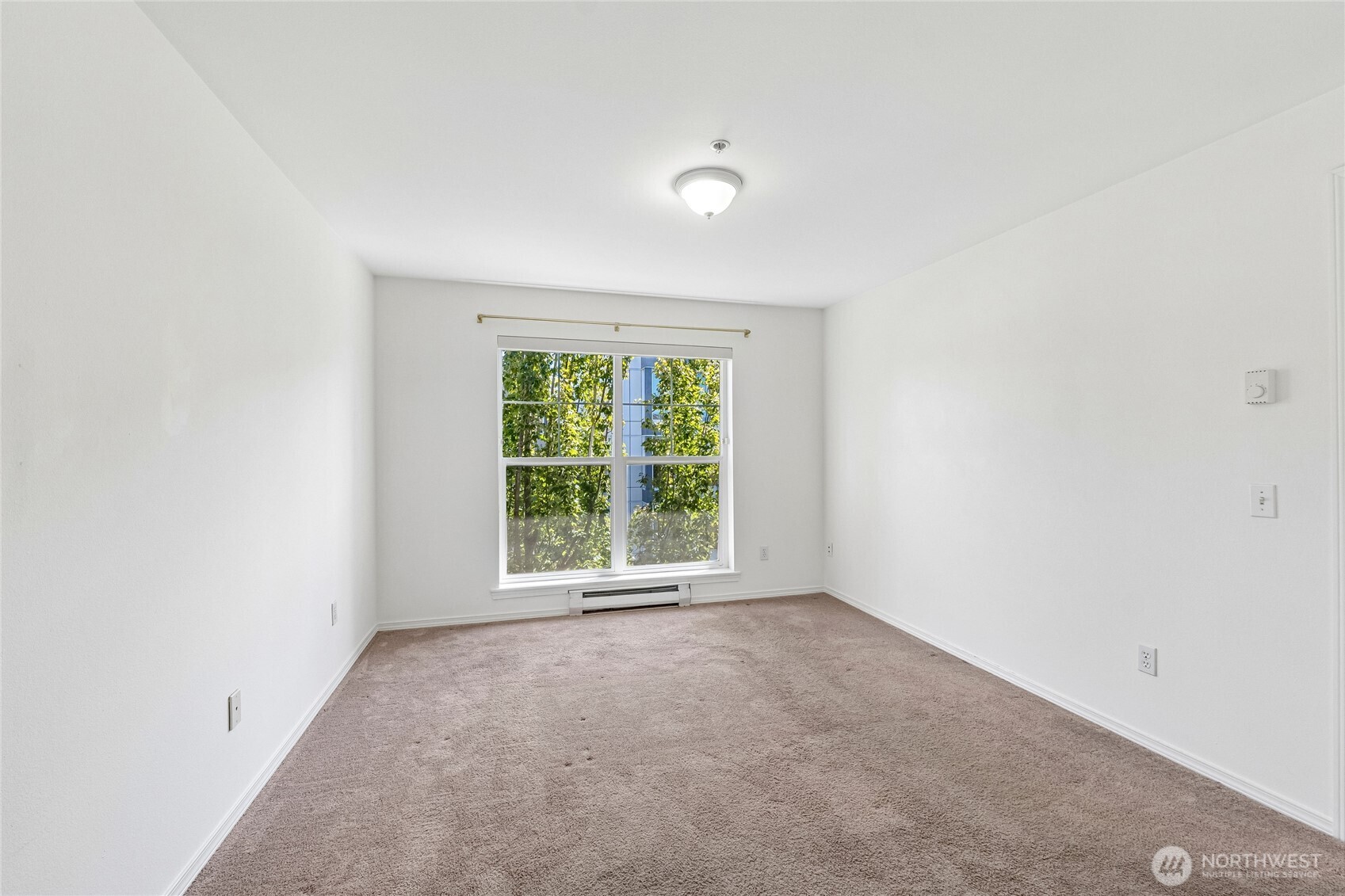 323 Queen Anne Avenue 711 Property Photo 15