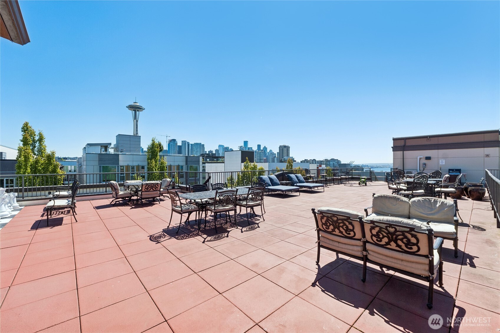 323 Queen Anne Avenue 711 Property Photo 27