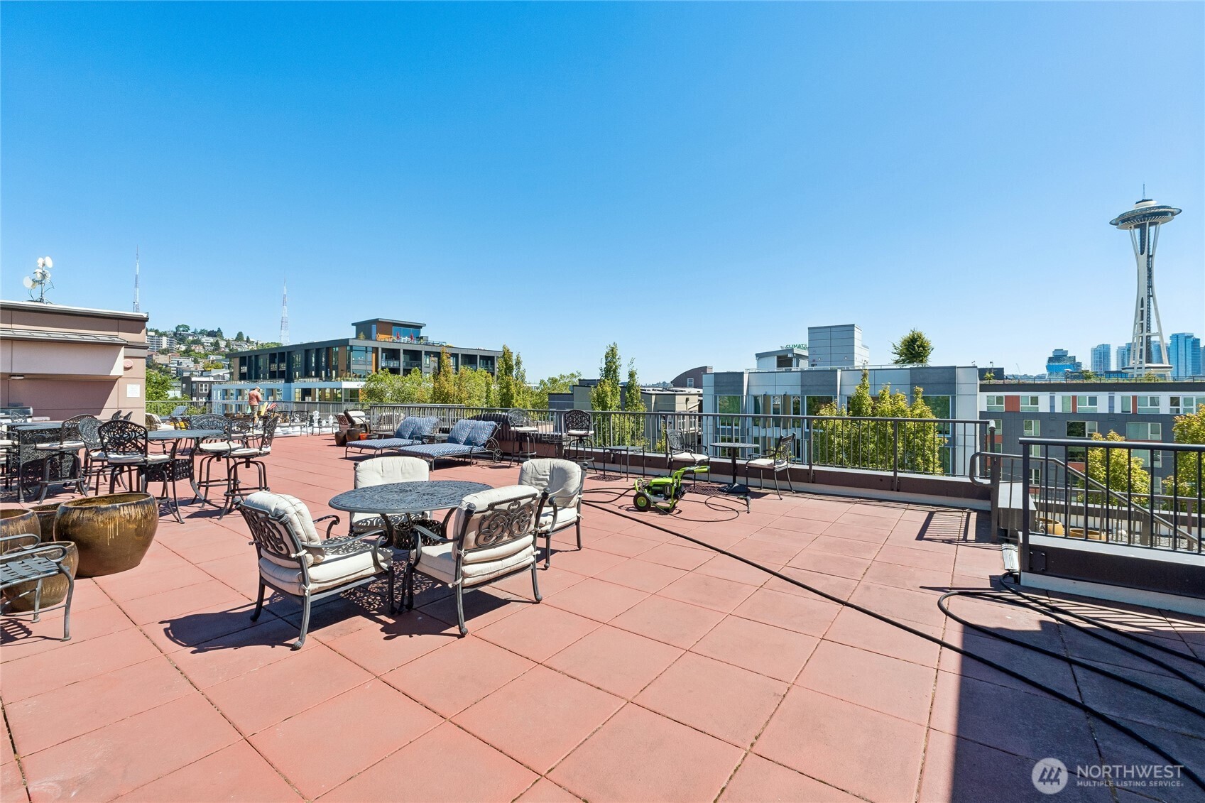 323 Queen Anne Avenue 711 Property Photo 28