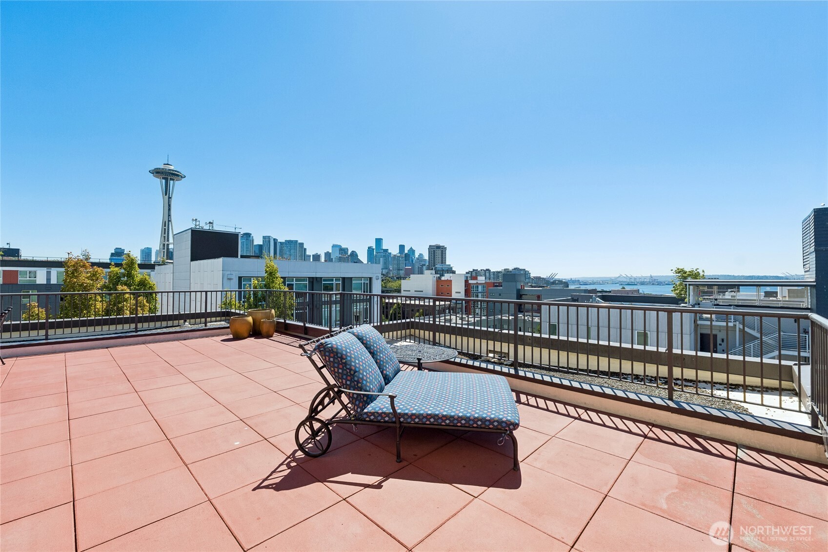 323 Queen Anne Avenue 711 Property Photo 32