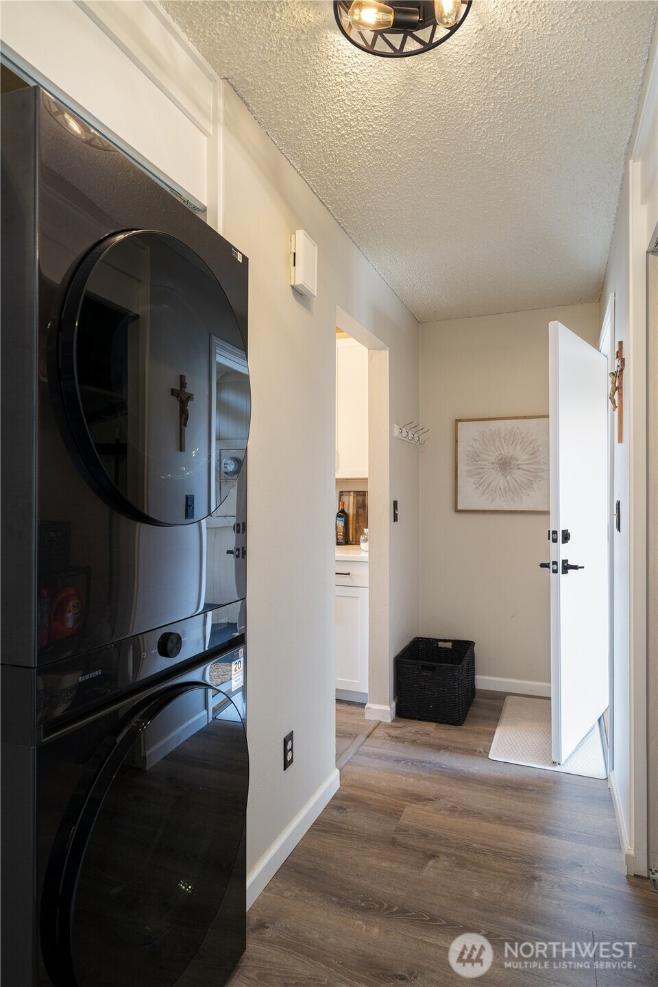 1902 W Prospect Street 105 Property Photo 15