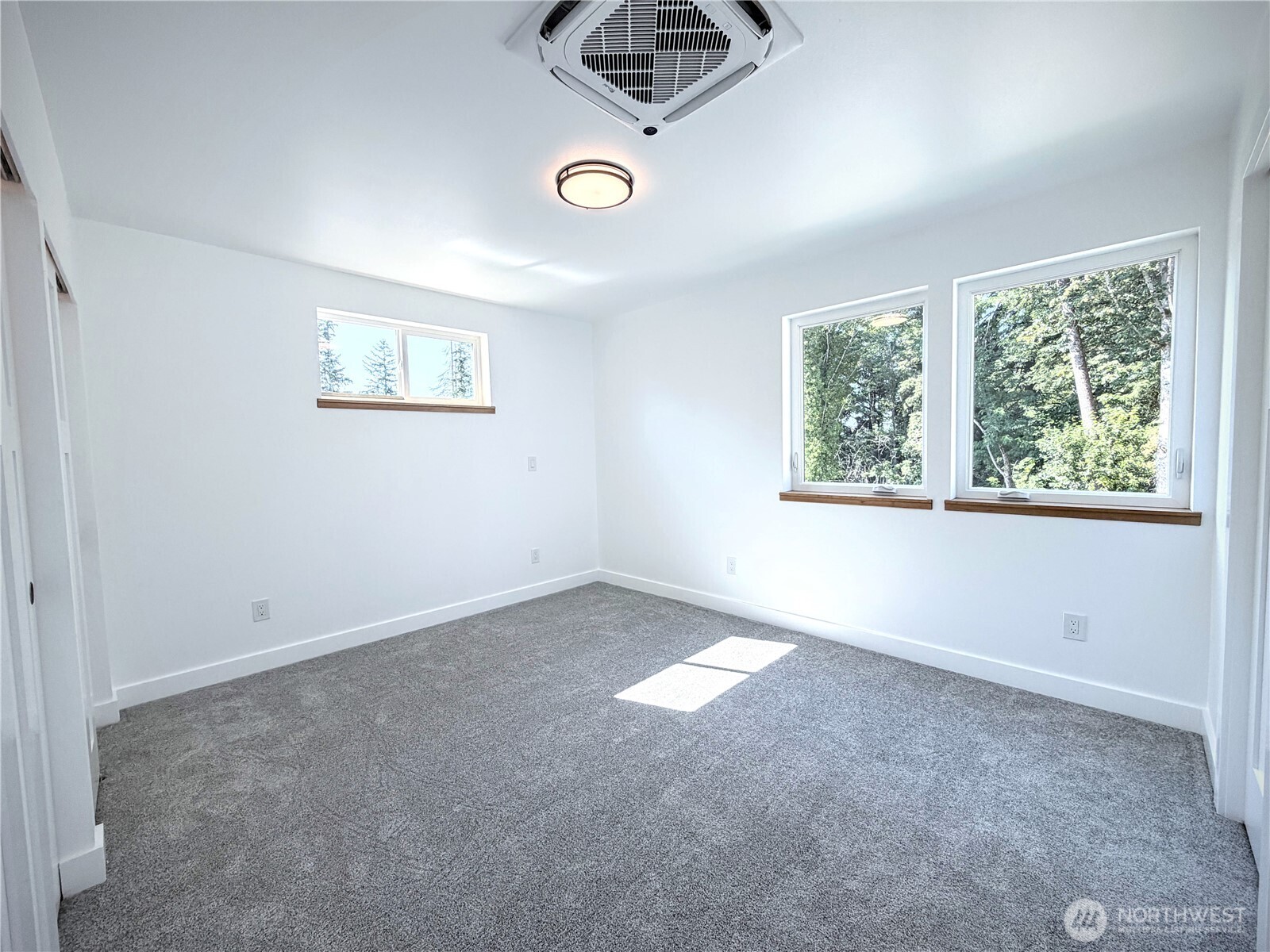 2504 Fireweed Lane Property Photo 14